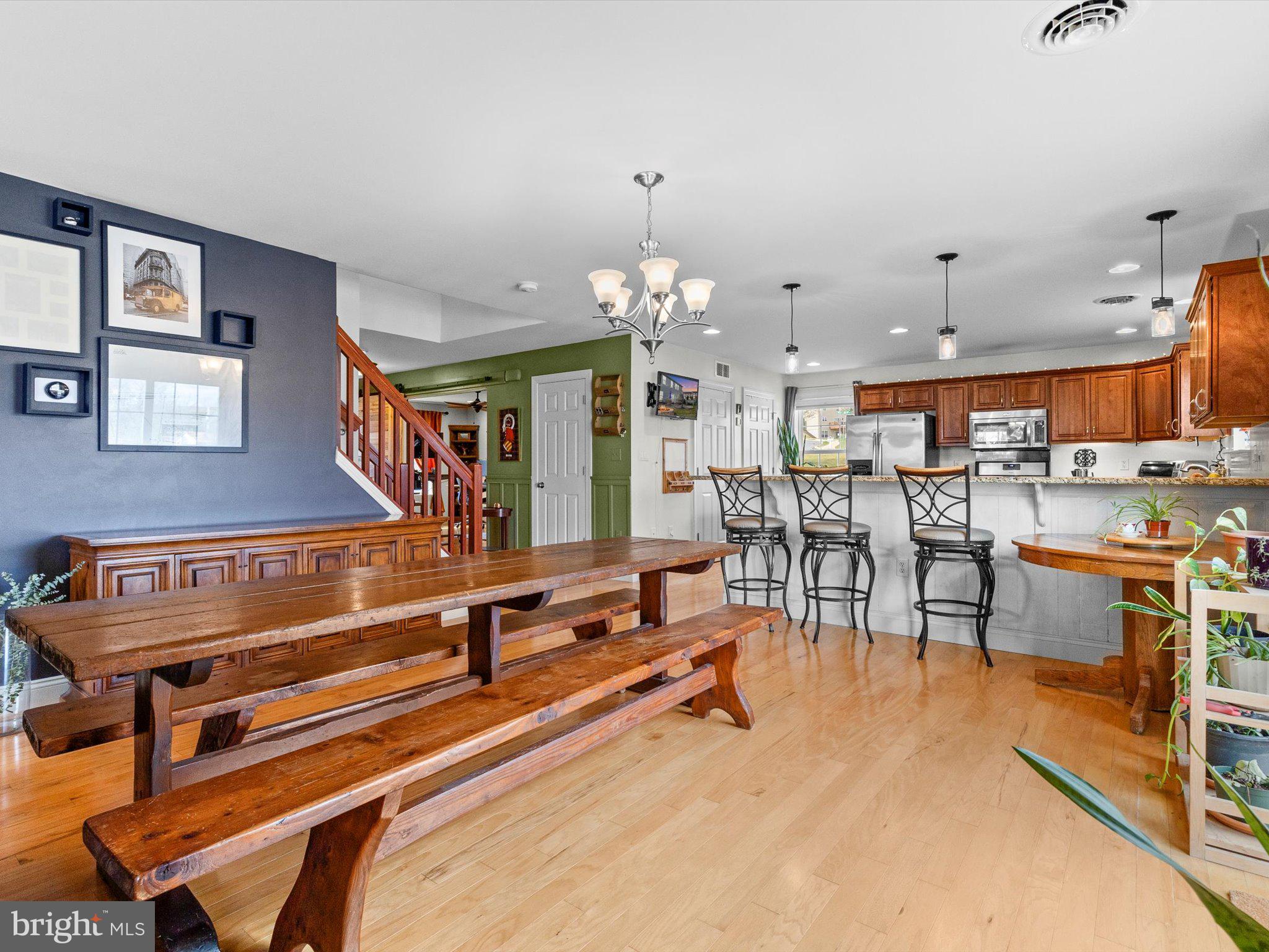 BUMBLE BEE HOLLOW - Residential