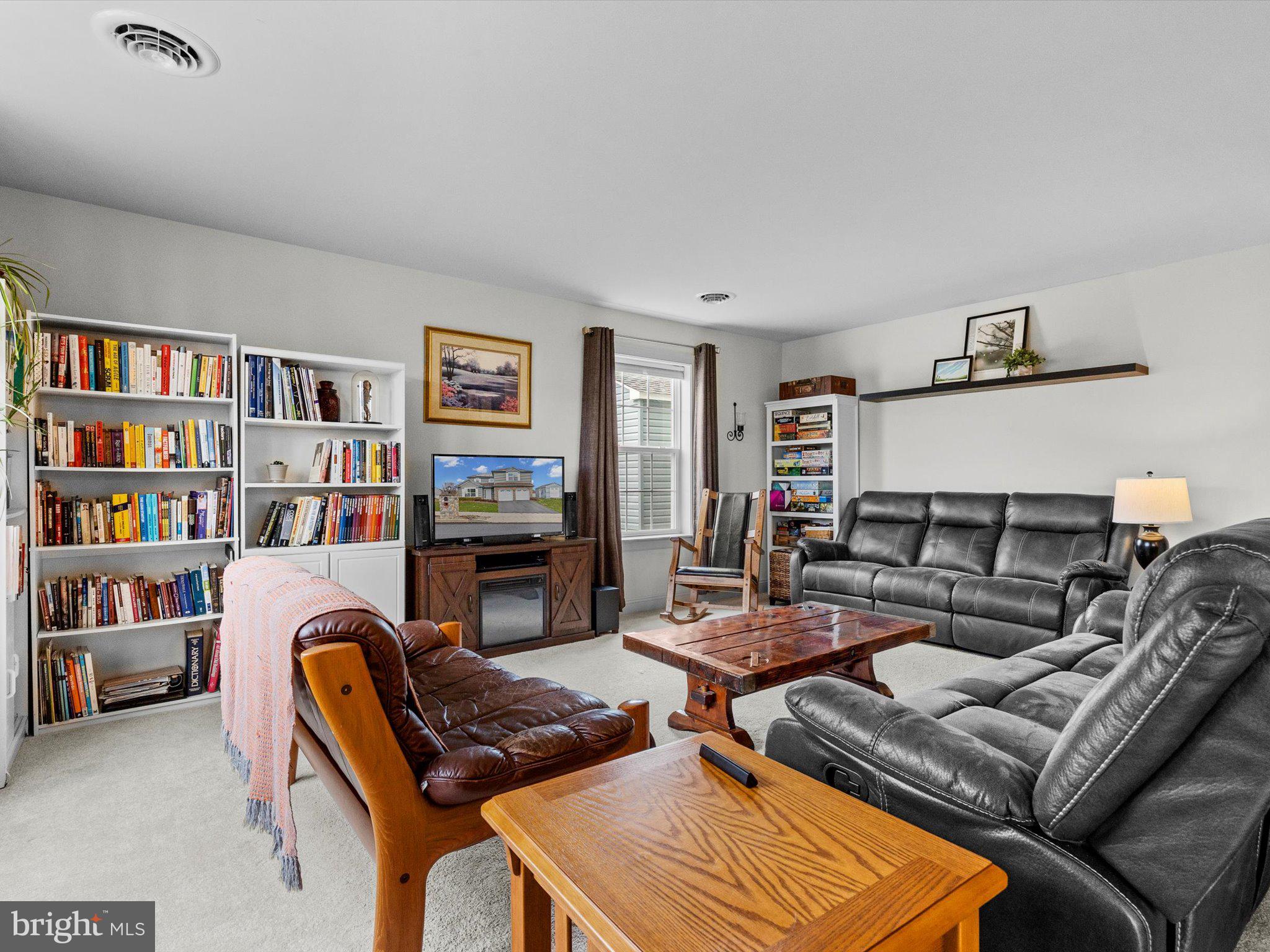 BUMBLE BEE HOLLOW - Residential