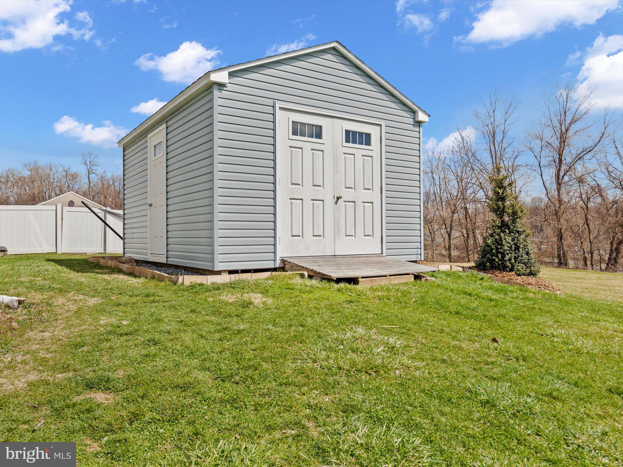 BUMBLE BEE HOLLOW - Residential