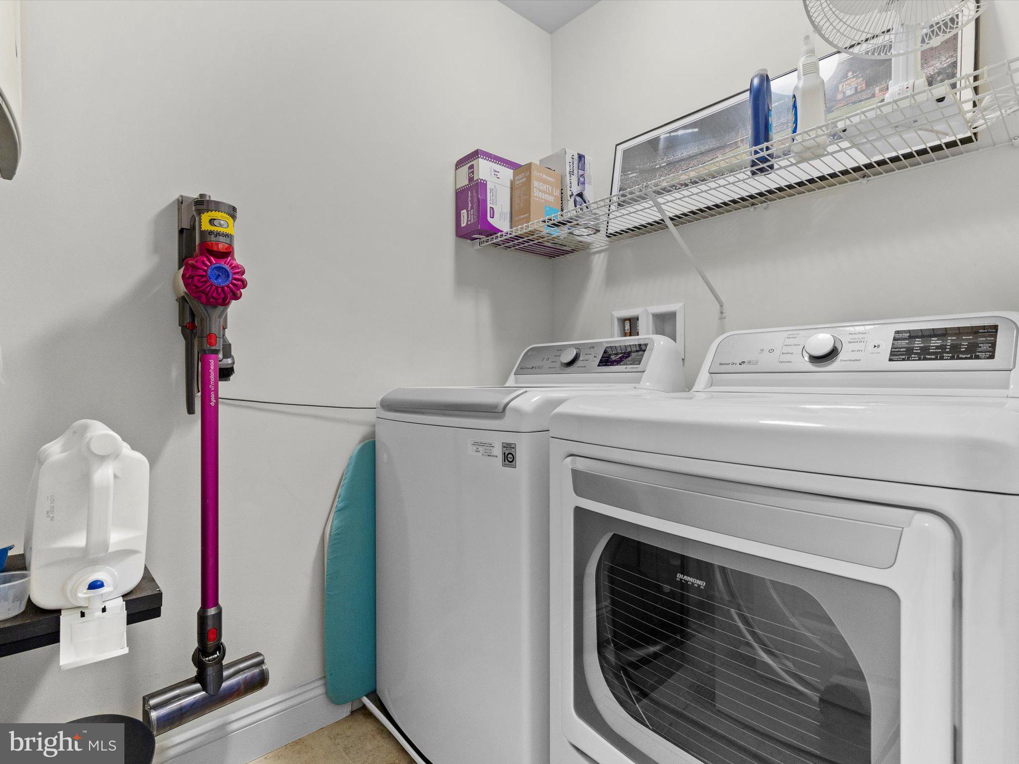 BUMBLE BEE HOLLOW - Residential