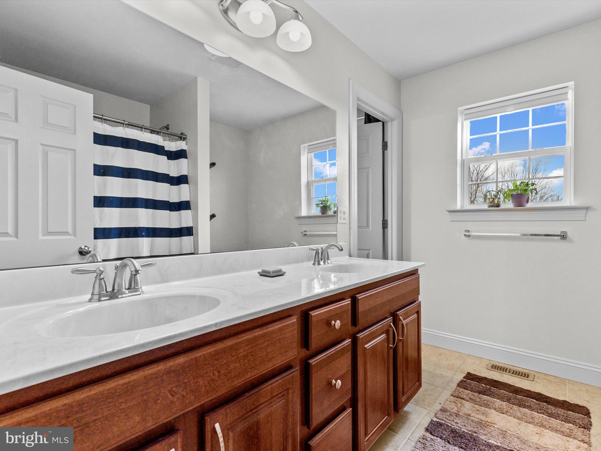 BUMBLE BEE HOLLOW - Residential