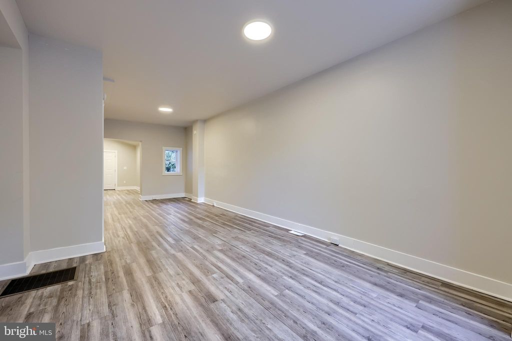 Photo of 239 Franklin Way, YORK, PA 17403 (MLS # PAYK2092342)