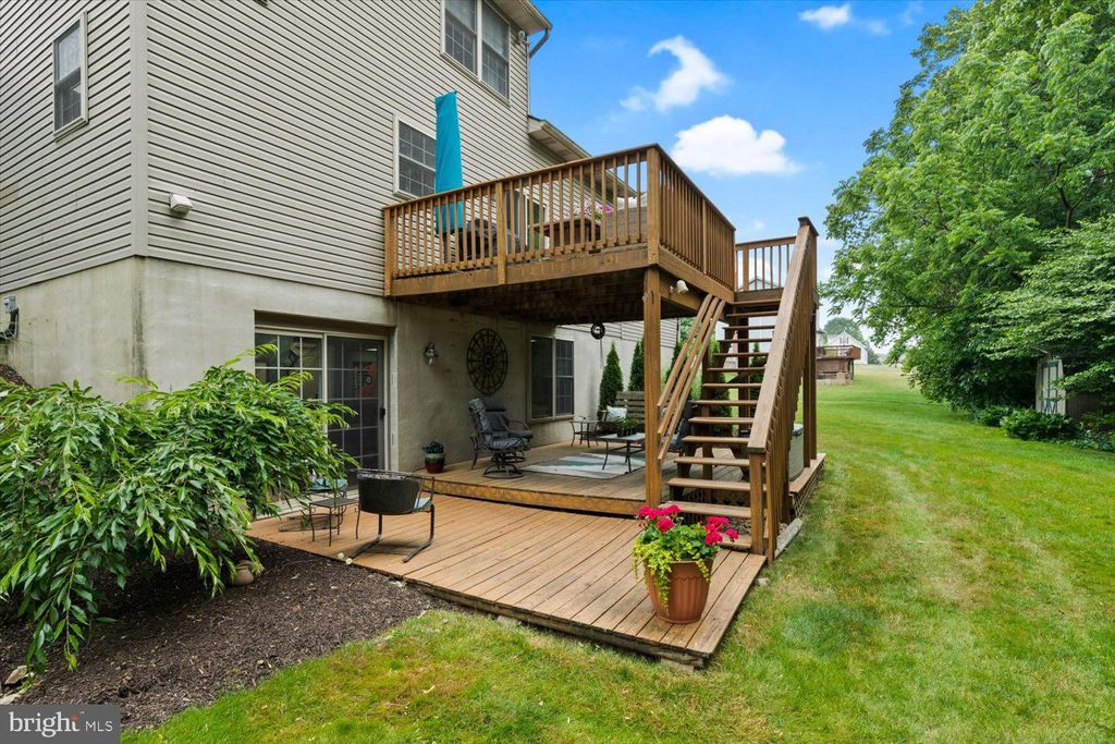 Photo of 584 ROSEHILL DR, NARVON, PA 17555 (MLS # PALA2036080)