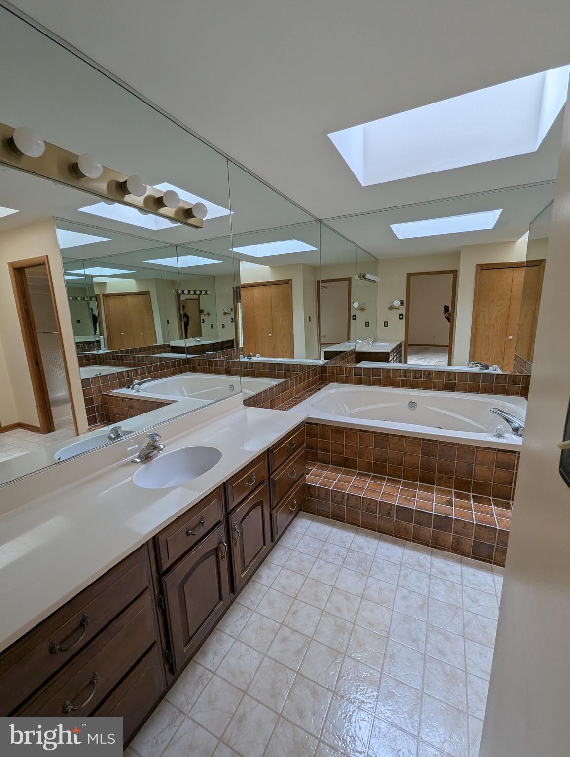 OTTER POINT - Residential