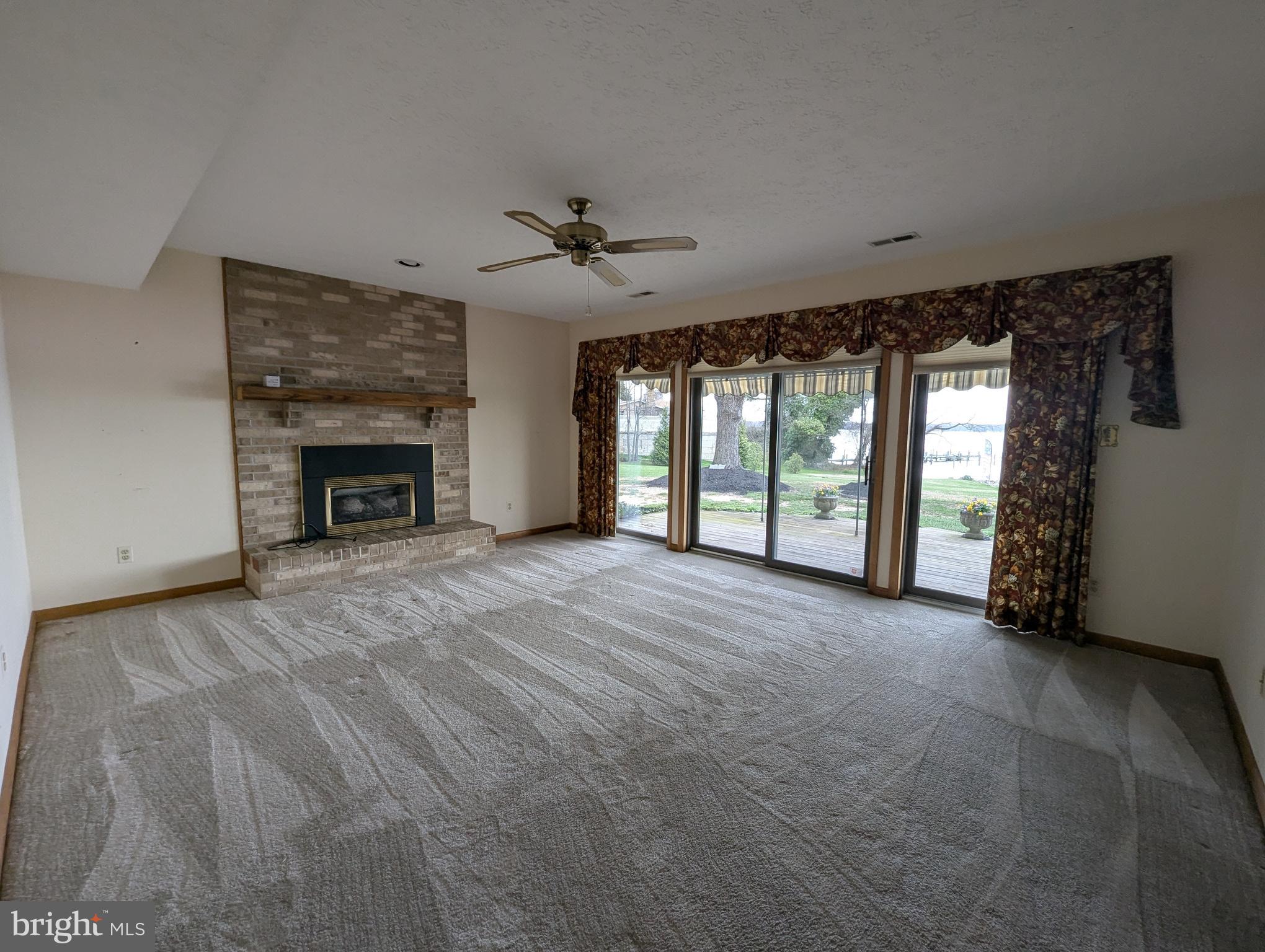 OTTER POINT - Residential