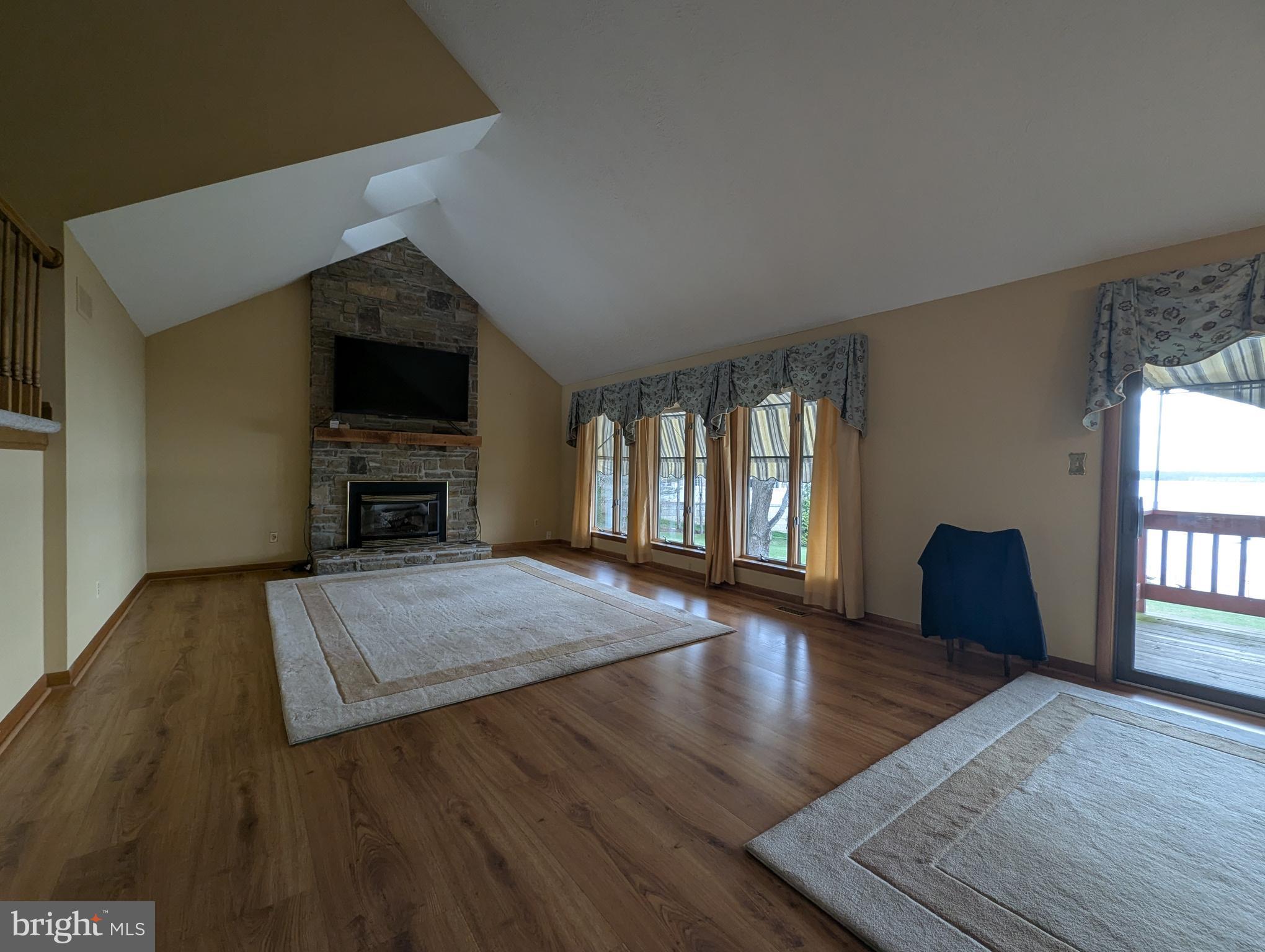 OTTER POINT - Residential