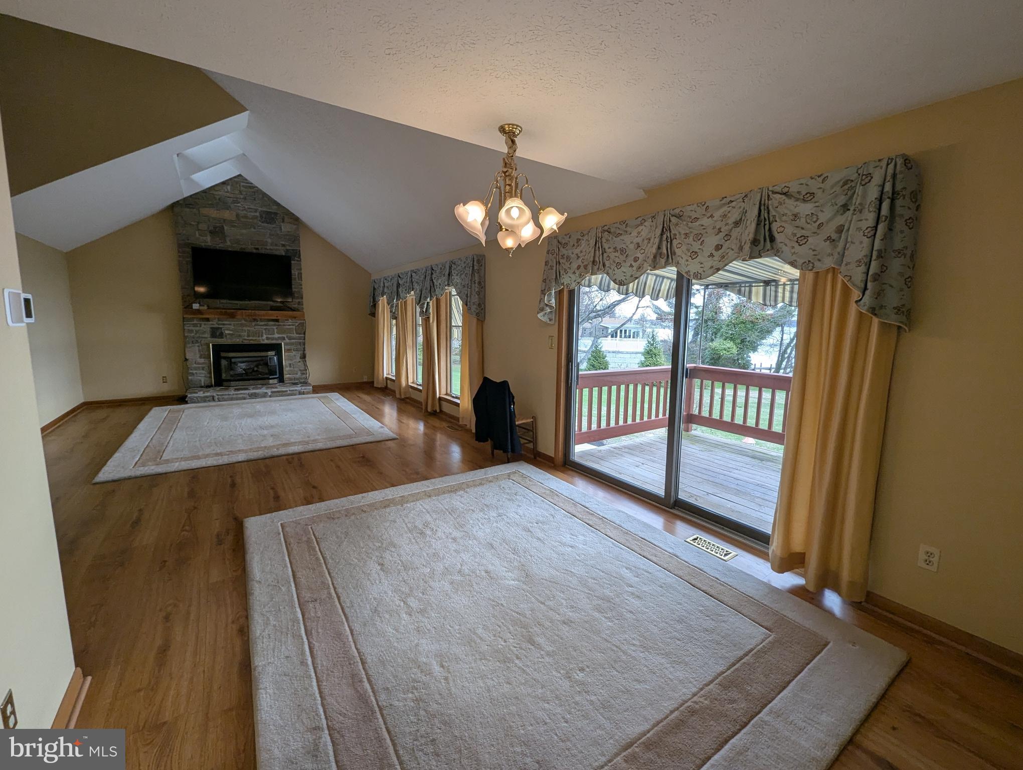 OTTER POINT - Residential