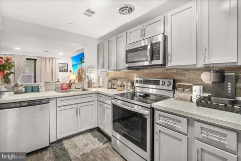 9269 Chadburn Place, Montgomery Village, MD MLS: MDMC2172860
