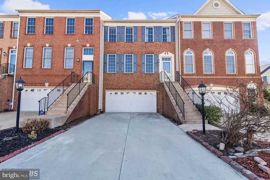 The BEST.  MOVE IN READY ! Beautiful 3BR, 3.5BA and frontload 2 Car garages TH.  Gleaming hardwood floors, spacious kitchen w/NEW appliances, island bar/stove, gourmet kitchen w/double oven & tons of natural lighting throughout! Master suite w/high ceilings, walk-in closet, dual vanities & sep shower/tub. Care free deck and yard. Pool, playground!  Refer to doc for rental application instruction.