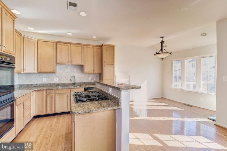 LOUDOUN VALLEY ESTATES - Residential Lease