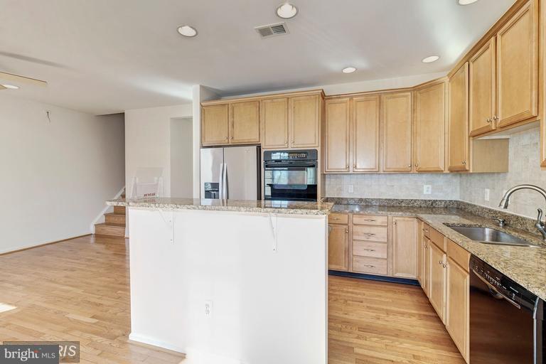 LOUDOUN VALLEY ESTATES - Residential Lease