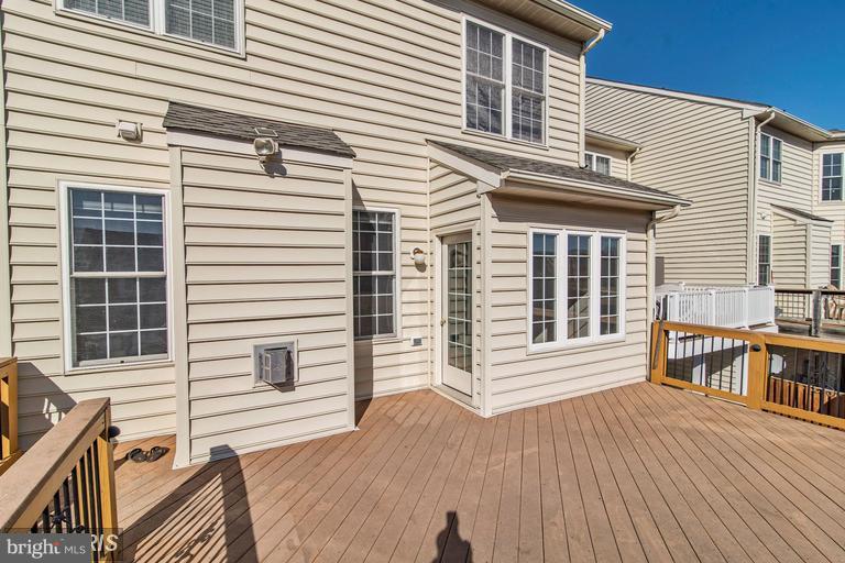 LOUDOUN VALLEY ESTATES - Residential Lease