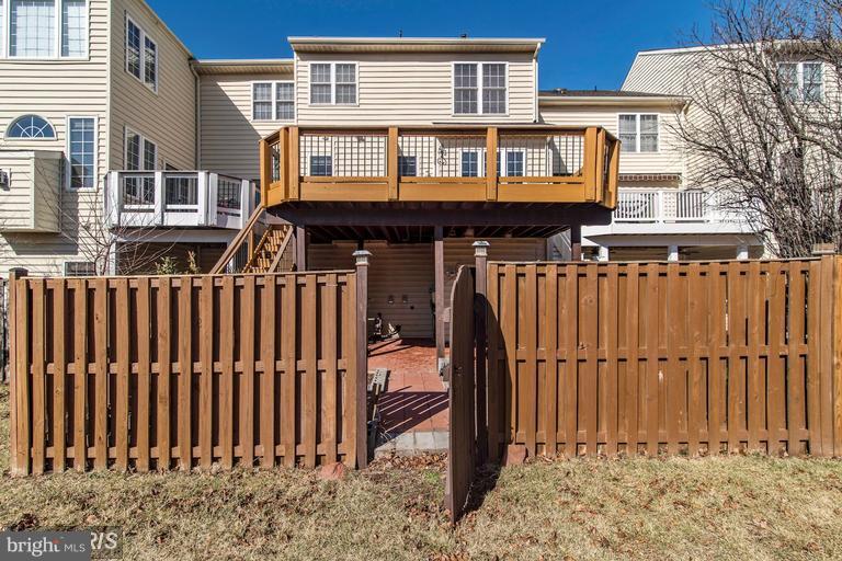 LOUDOUN VALLEY ESTATES - Residential Lease