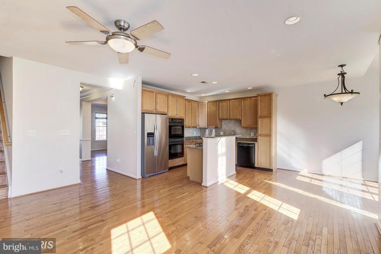 LOUDOUN VALLEY ESTATES - Residential Lease