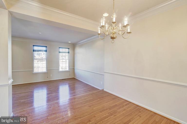 LOUDOUN VALLEY ESTATES - Residential Lease