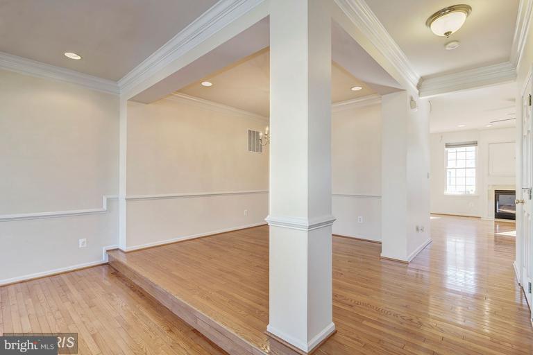 LOUDOUN VALLEY ESTATES - Residential Lease