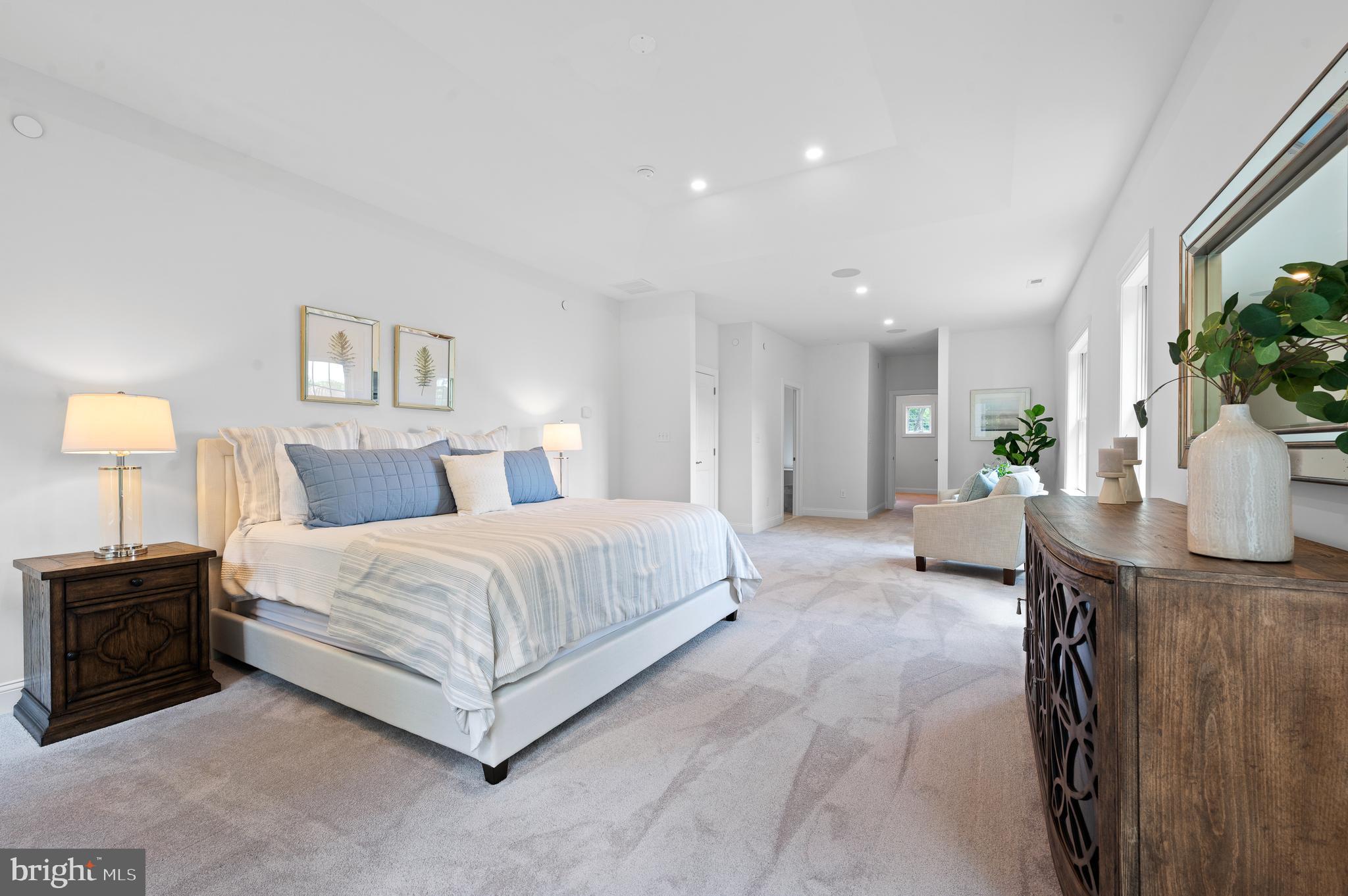 VILLAGE OF FOUR SEASONS - Residential