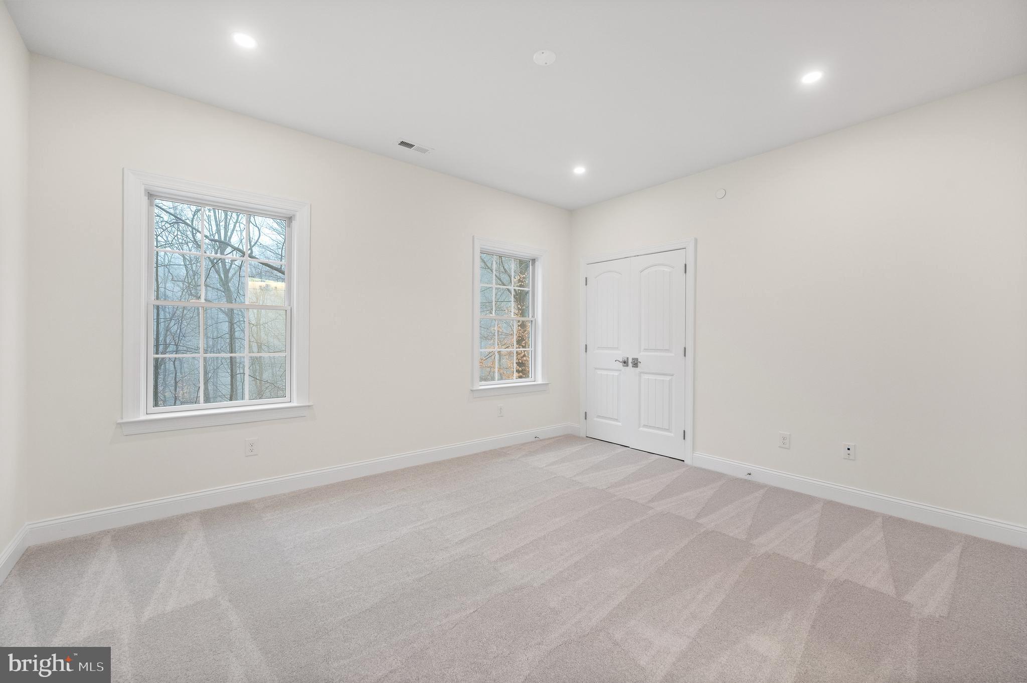 VILLAGE OF FOUR SEASONS - Residential