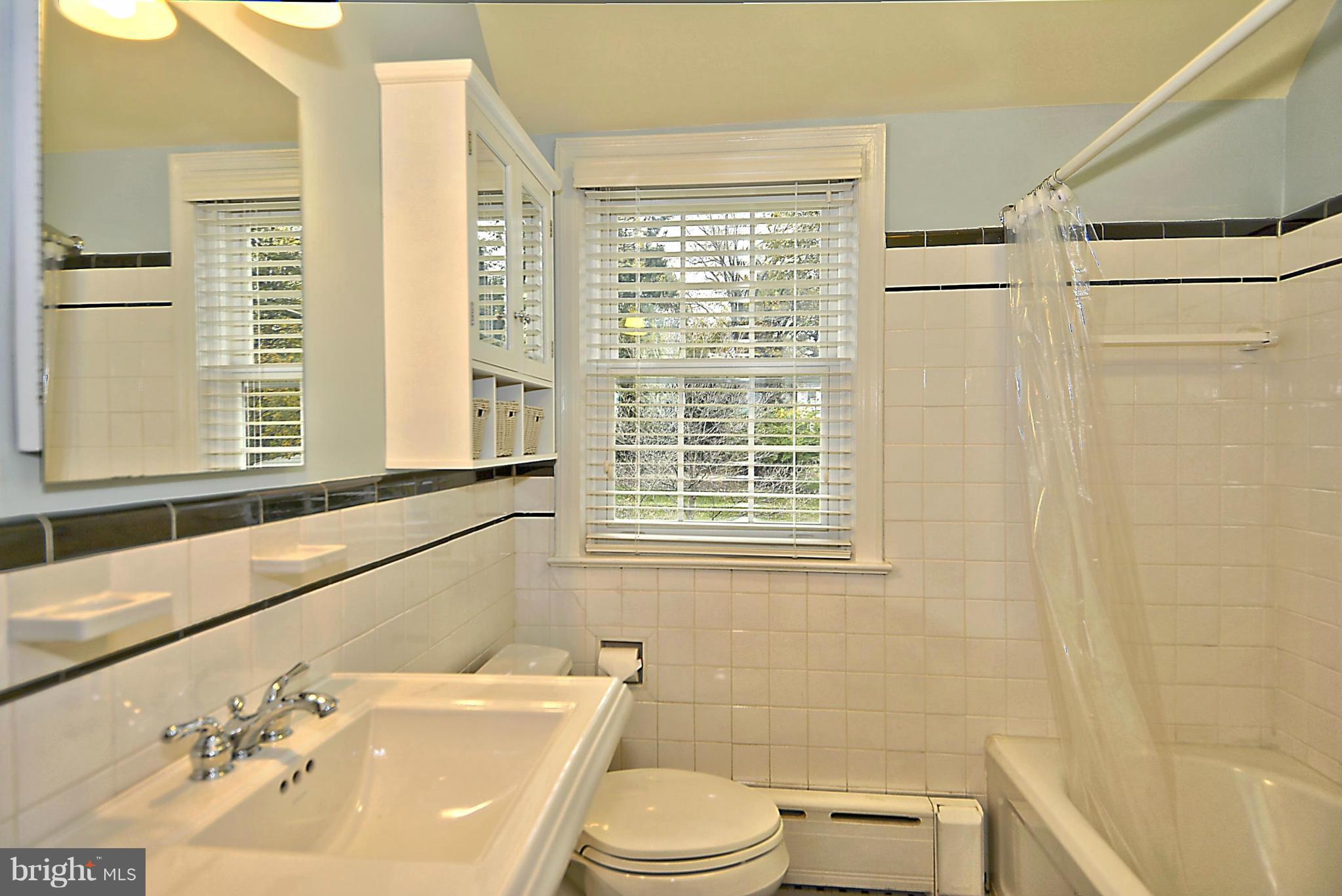 BURNT MILLS HILLS - Residential