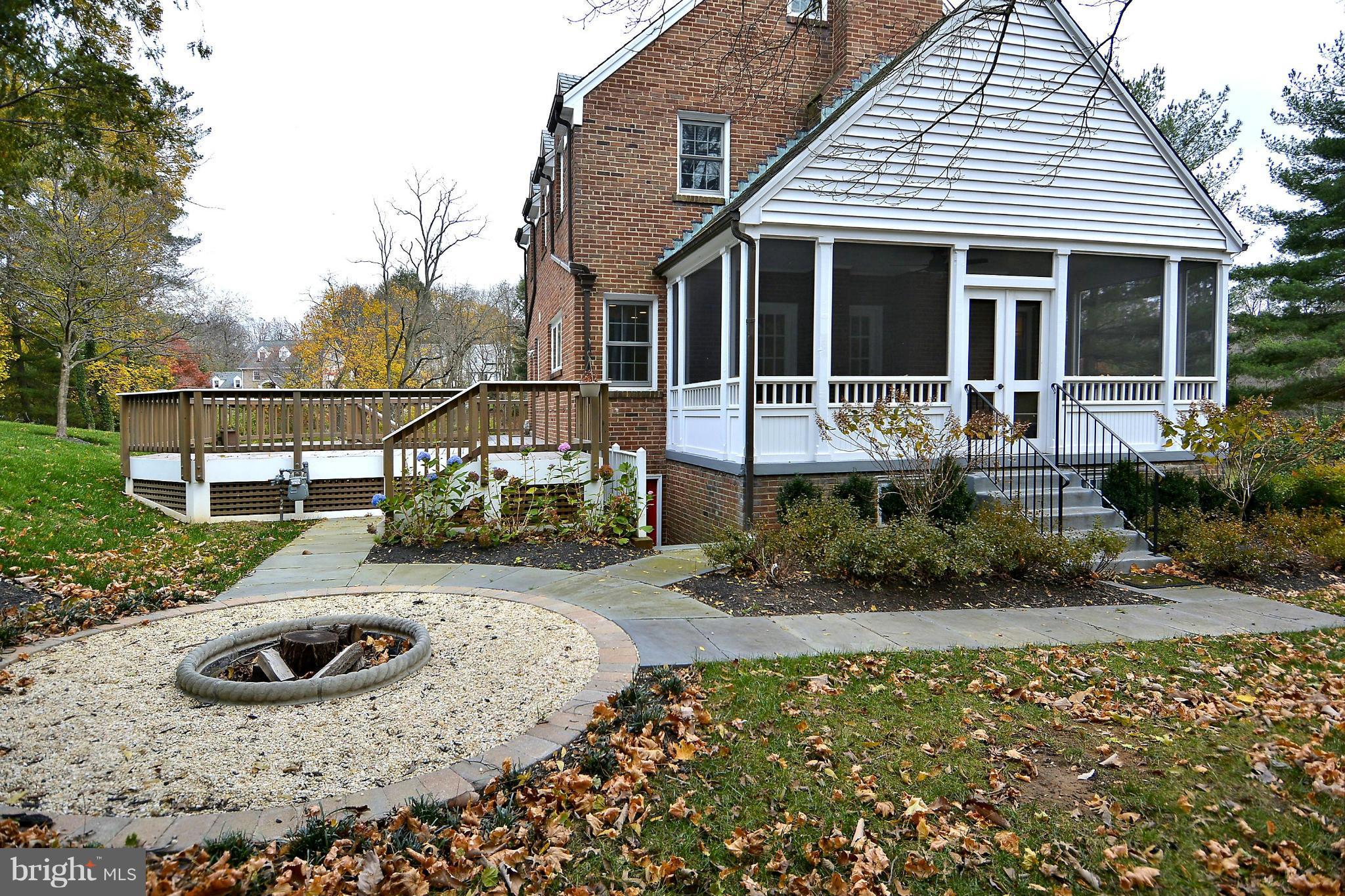 BURNT MILLS HILLS - Residential