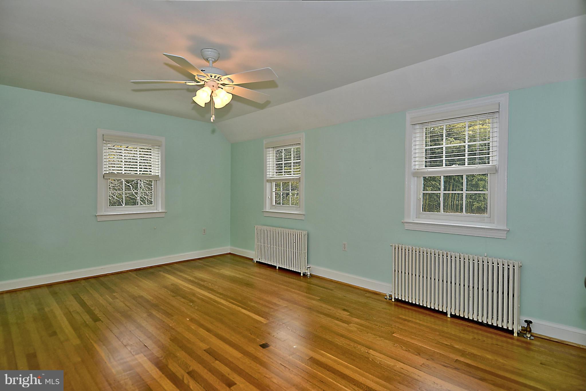 BURNT MILLS HILLS - Residential