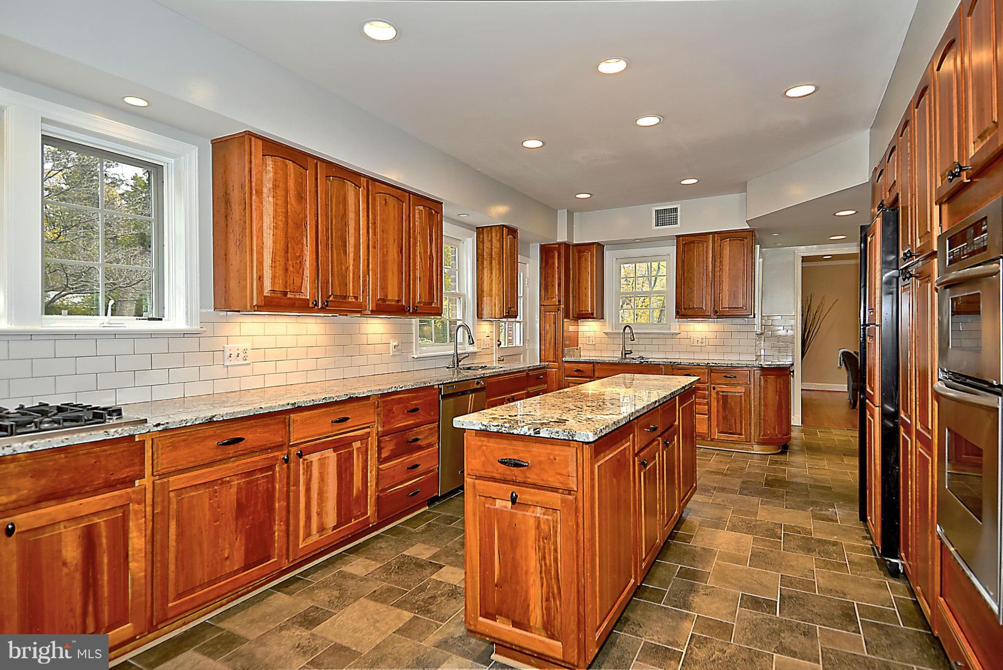 BURNT MILLS HILLS - Residential