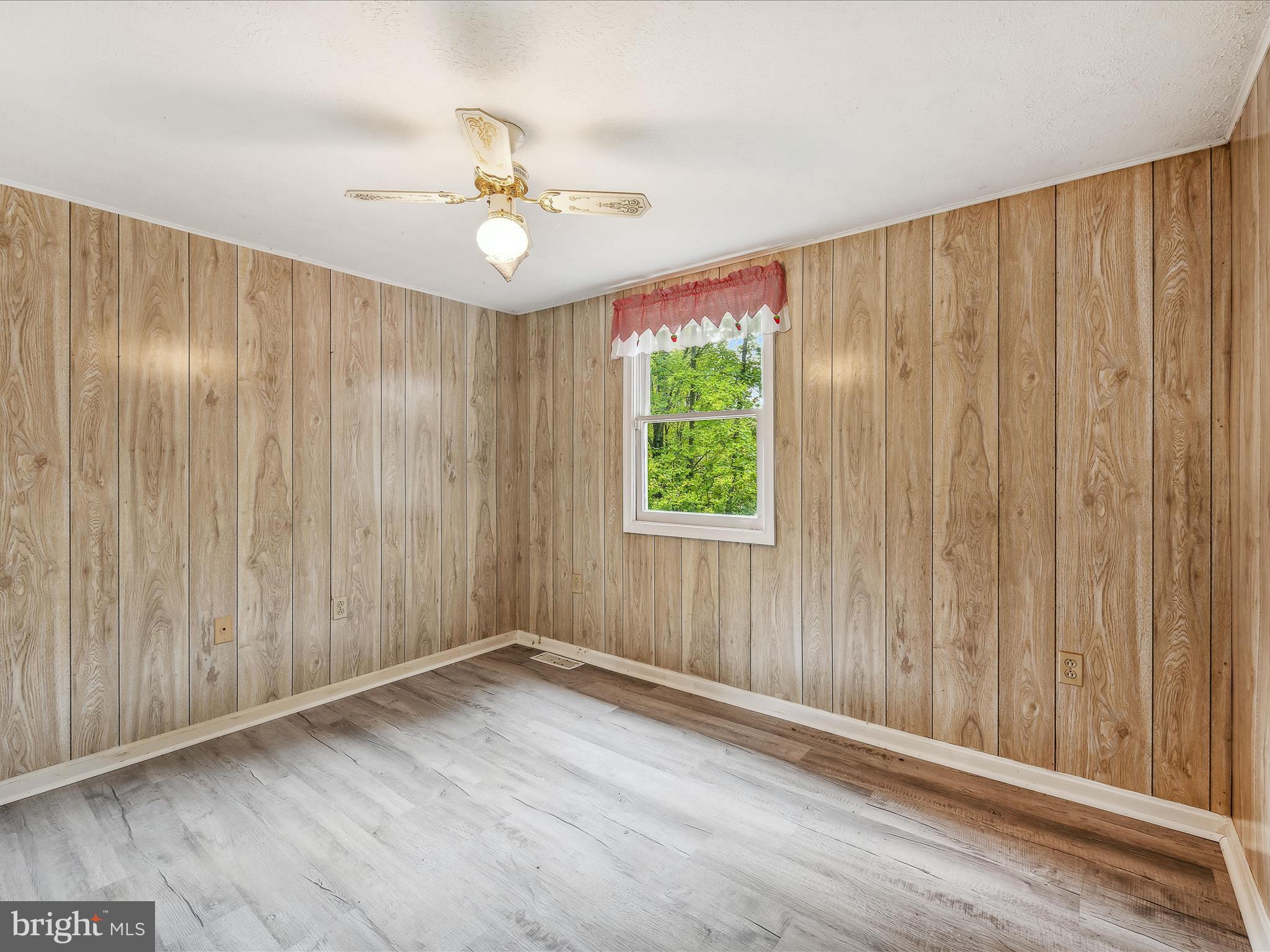 SLEEPY CREEK MT ESTATES - Residential