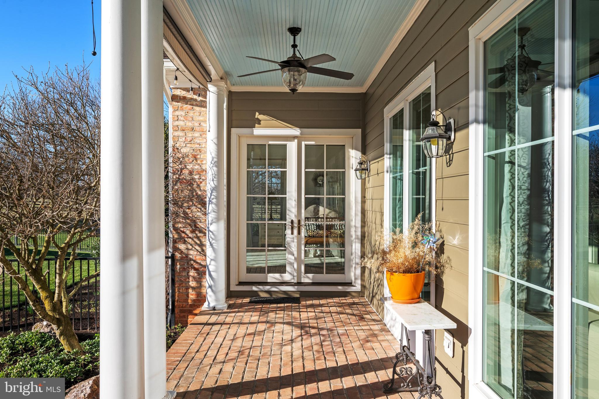 LEE'S CROSSING - Residential