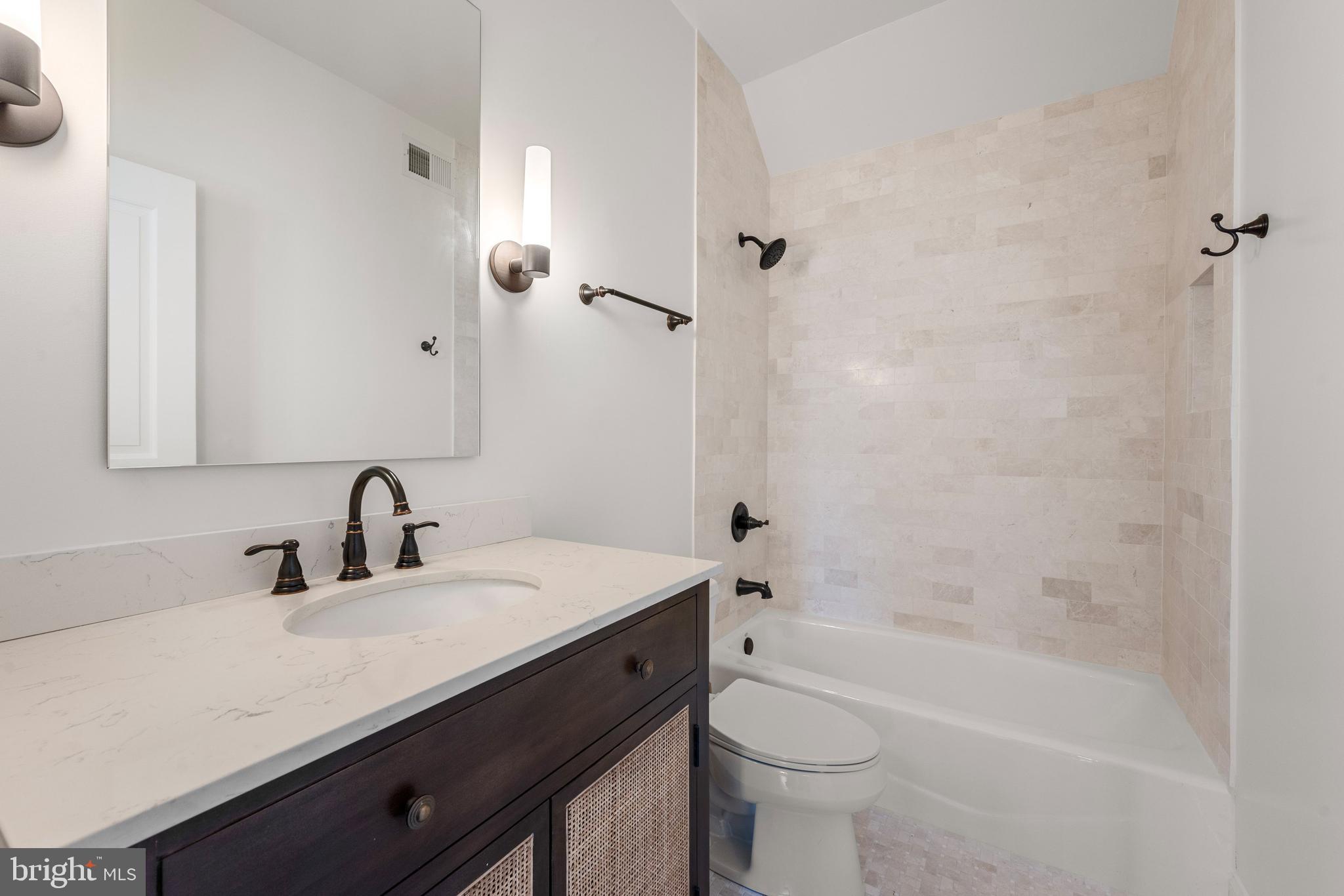 LEE'S CROSSING - Residential