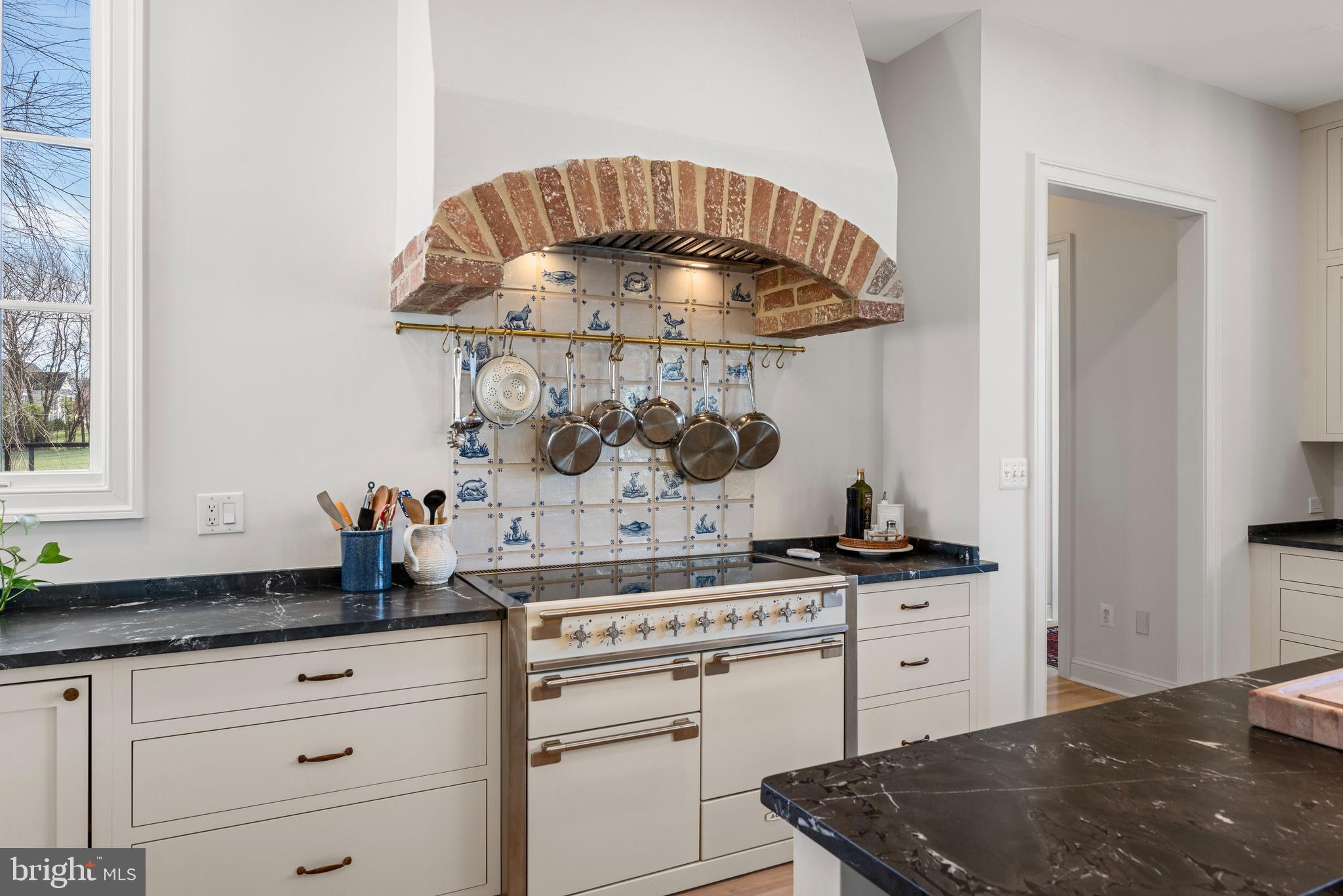 LEE'S CROSSING - Residential