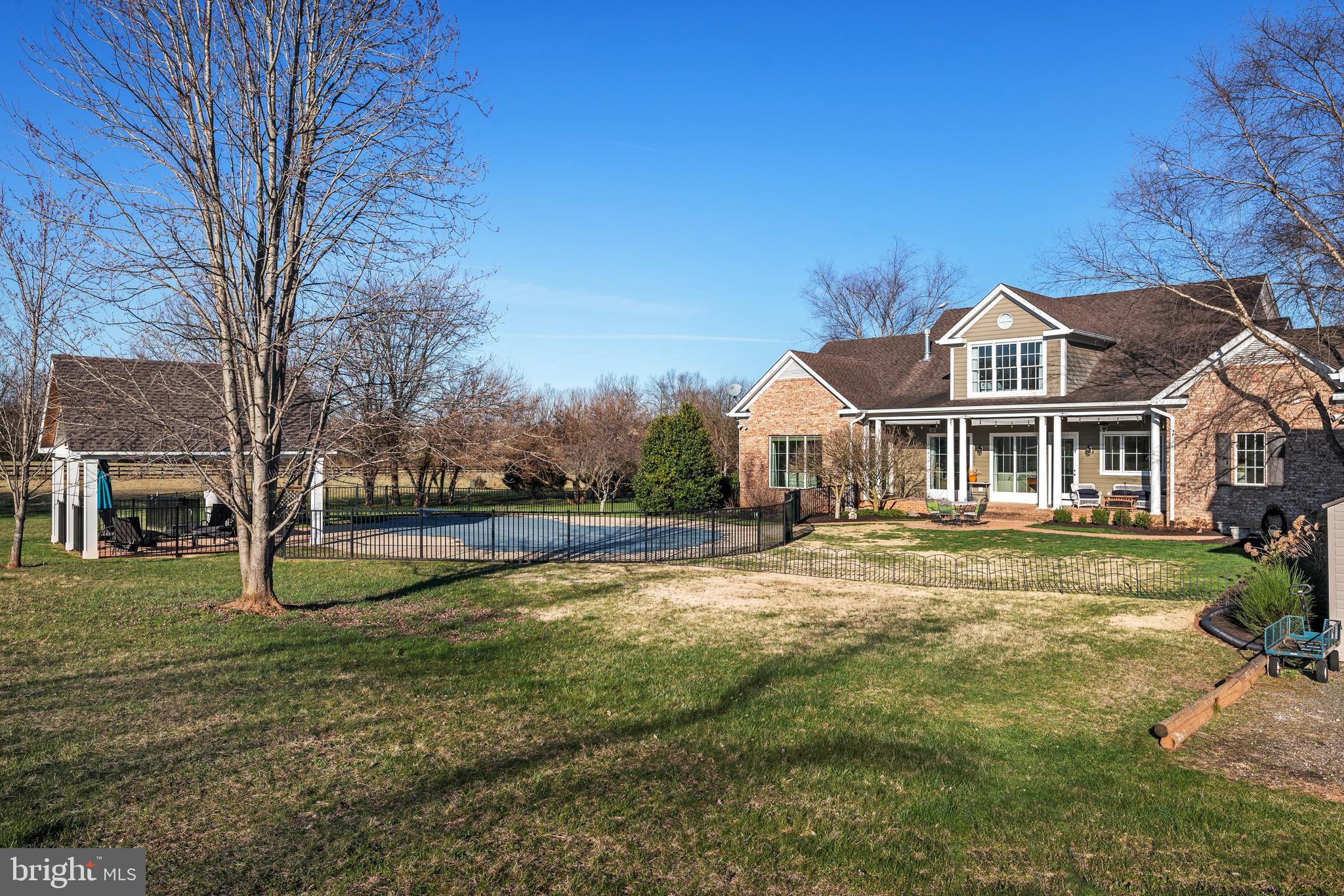 LEE'S CROSSING - Residential