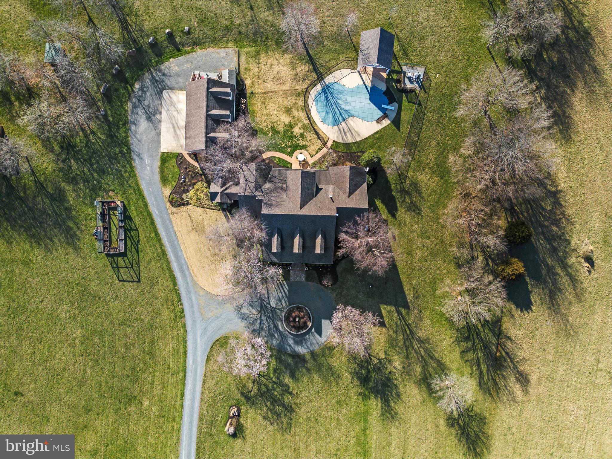 LEE'S CROSSING - Residential