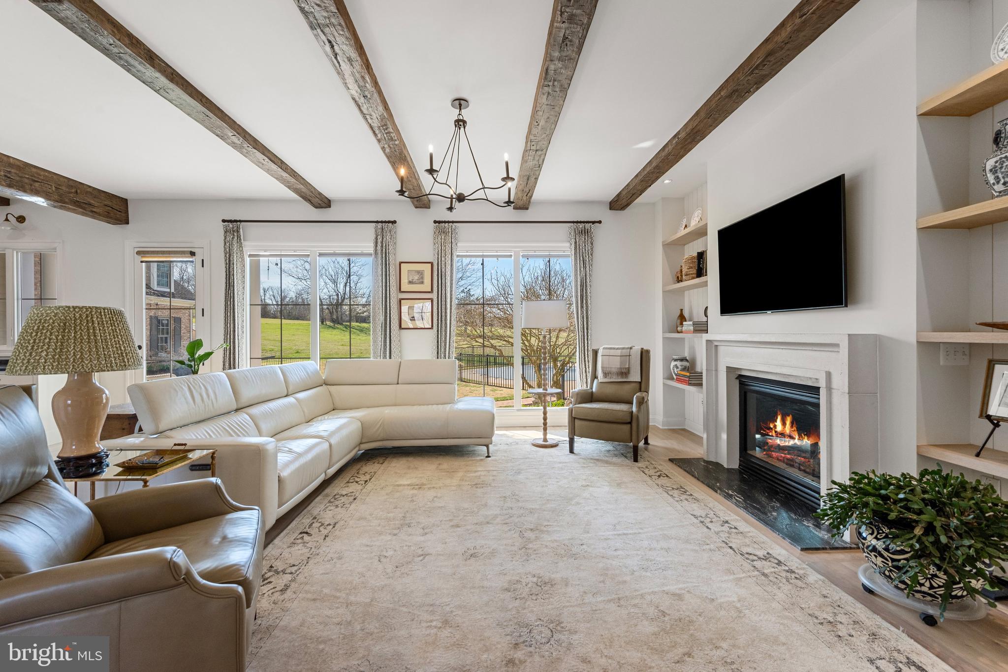 LEE'S CROSSING - Residential