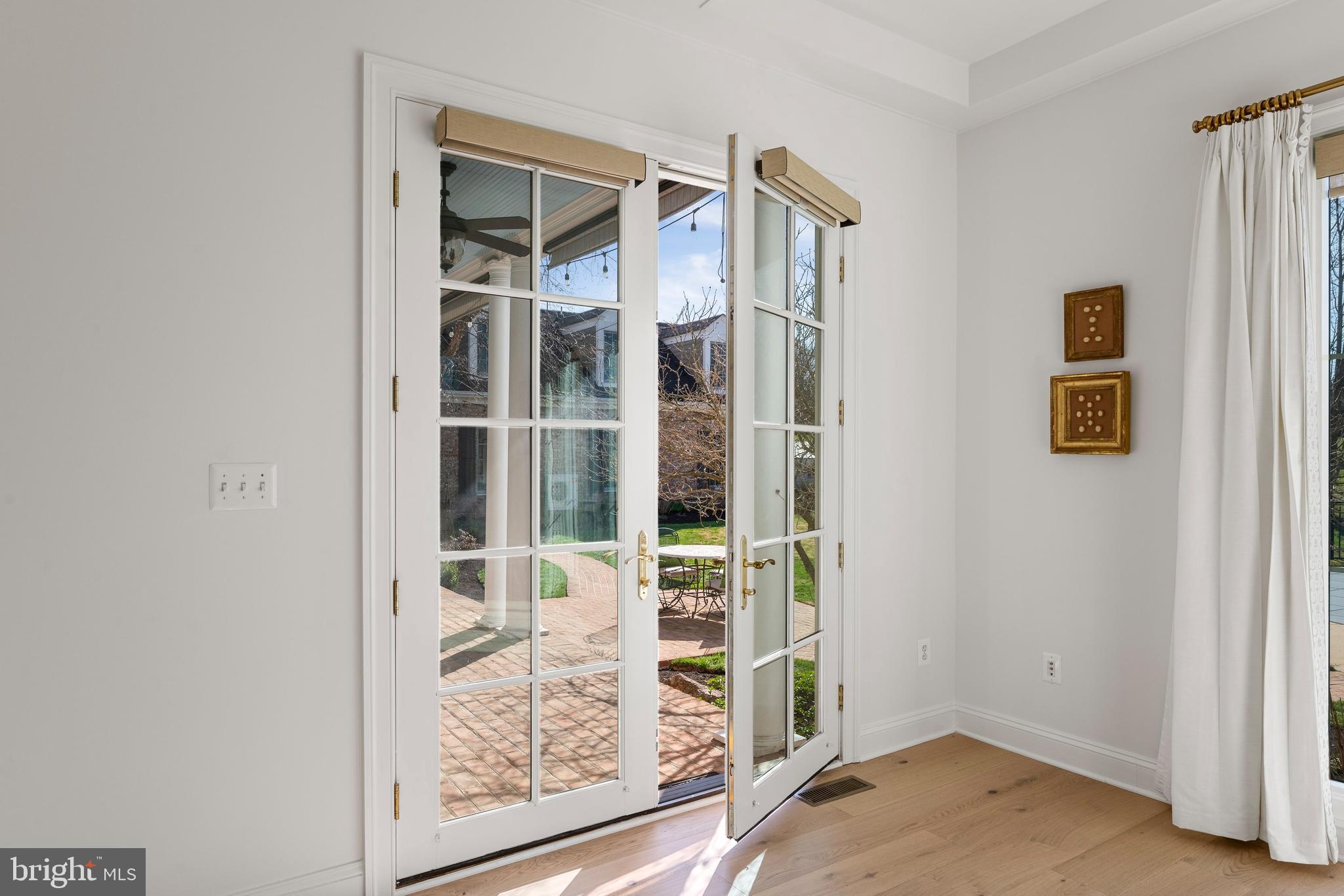 LEE'S CROSSING - Residential