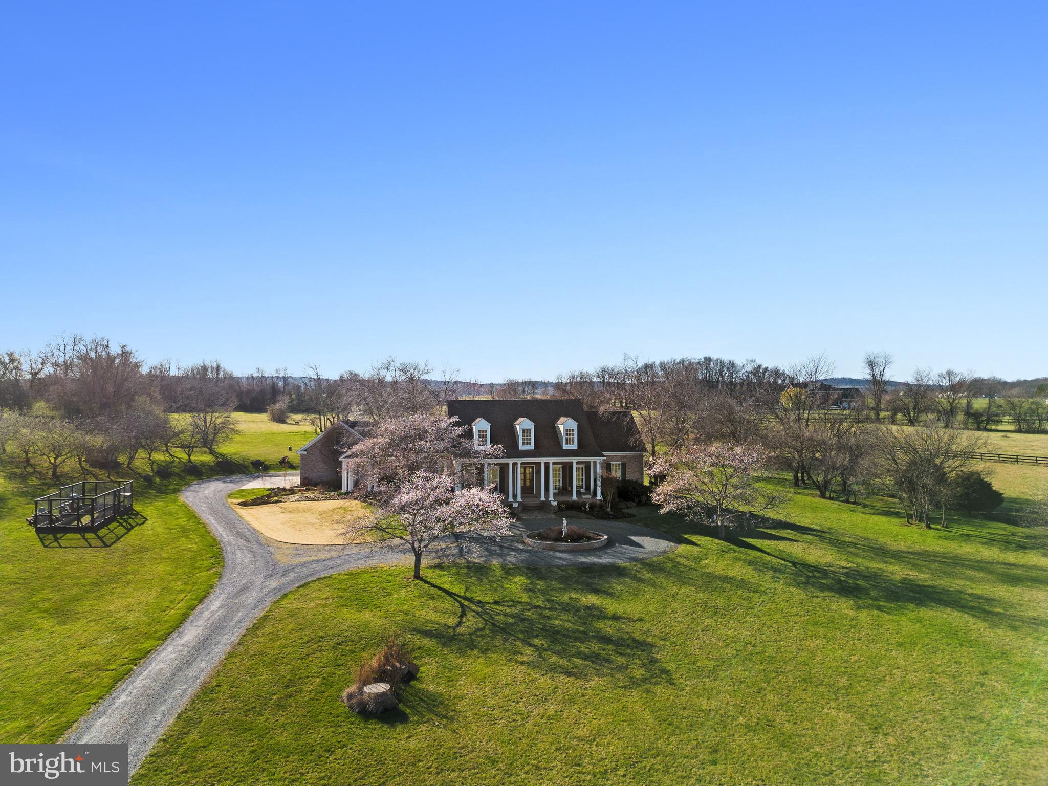 LEE'S CROSSING - Residential