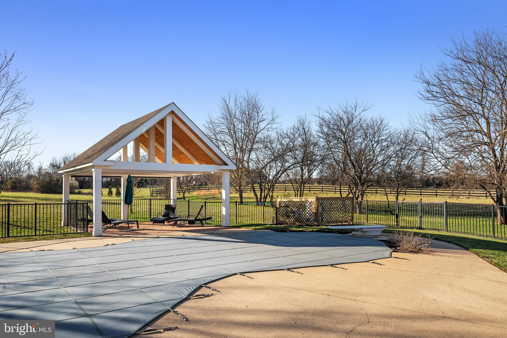 LEE'S CROSSING - Residential