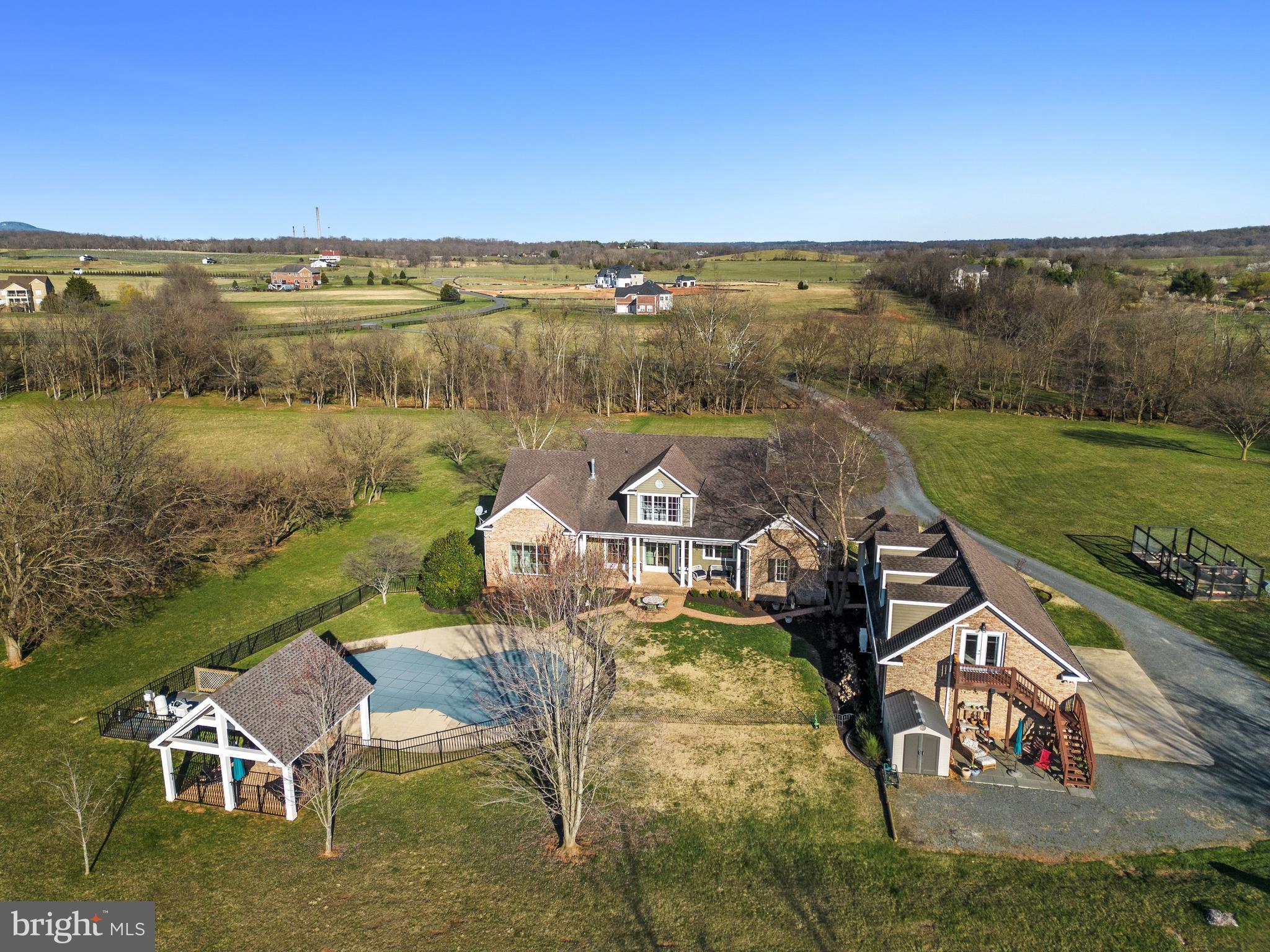 LEE'S CROSSING - Residential