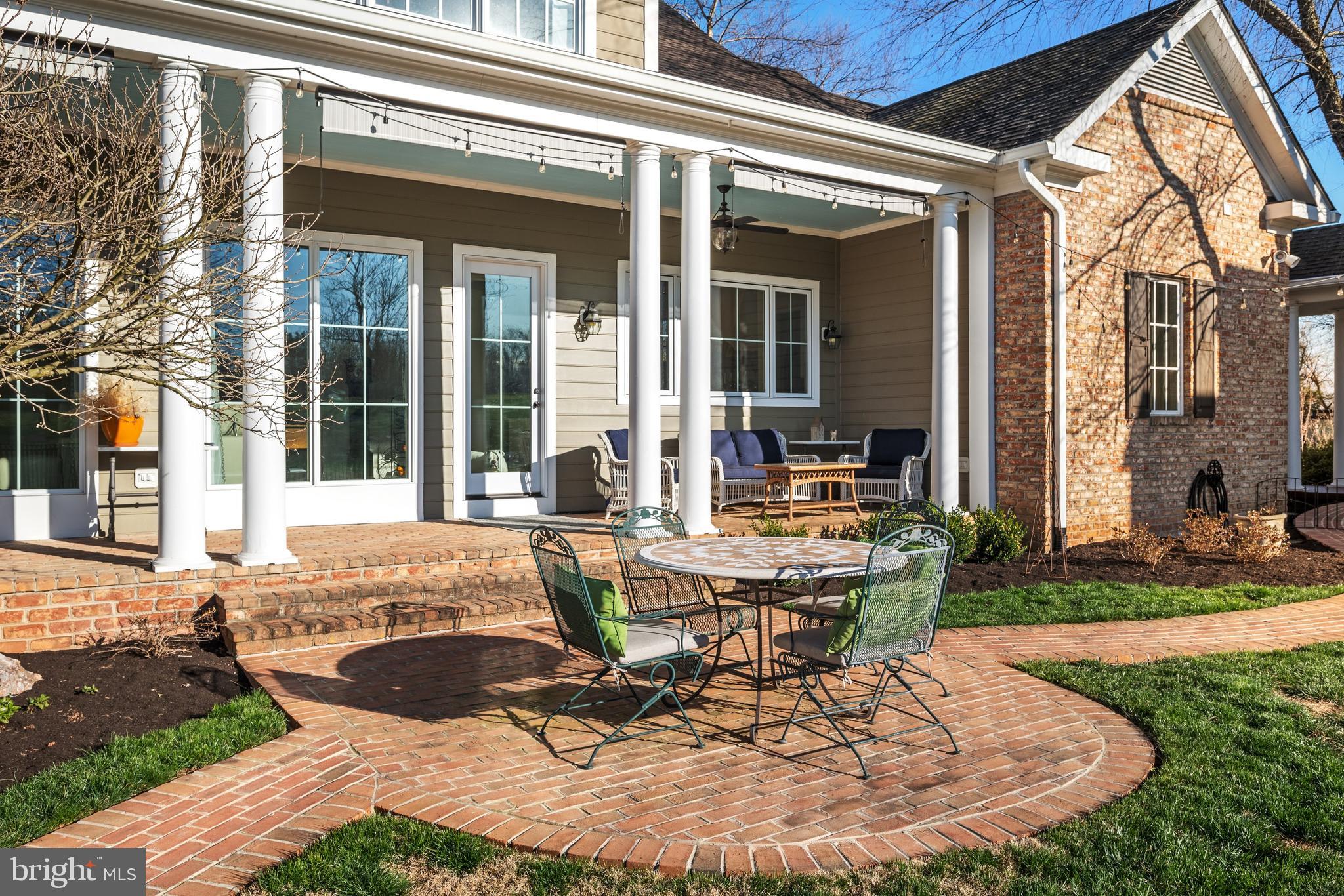 LEE'S CROSSING - Residential