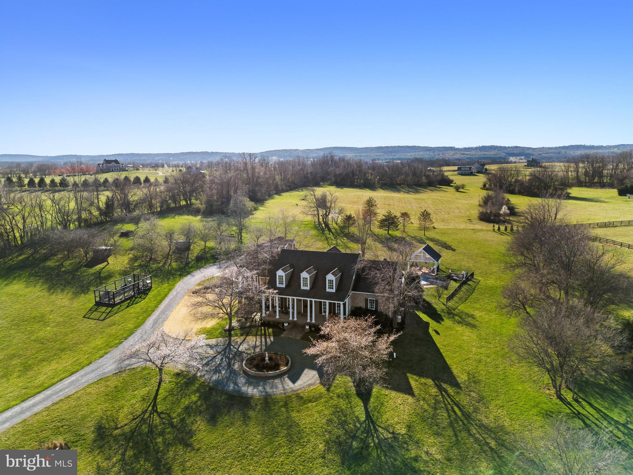 LEE'S CROSSING - Residential