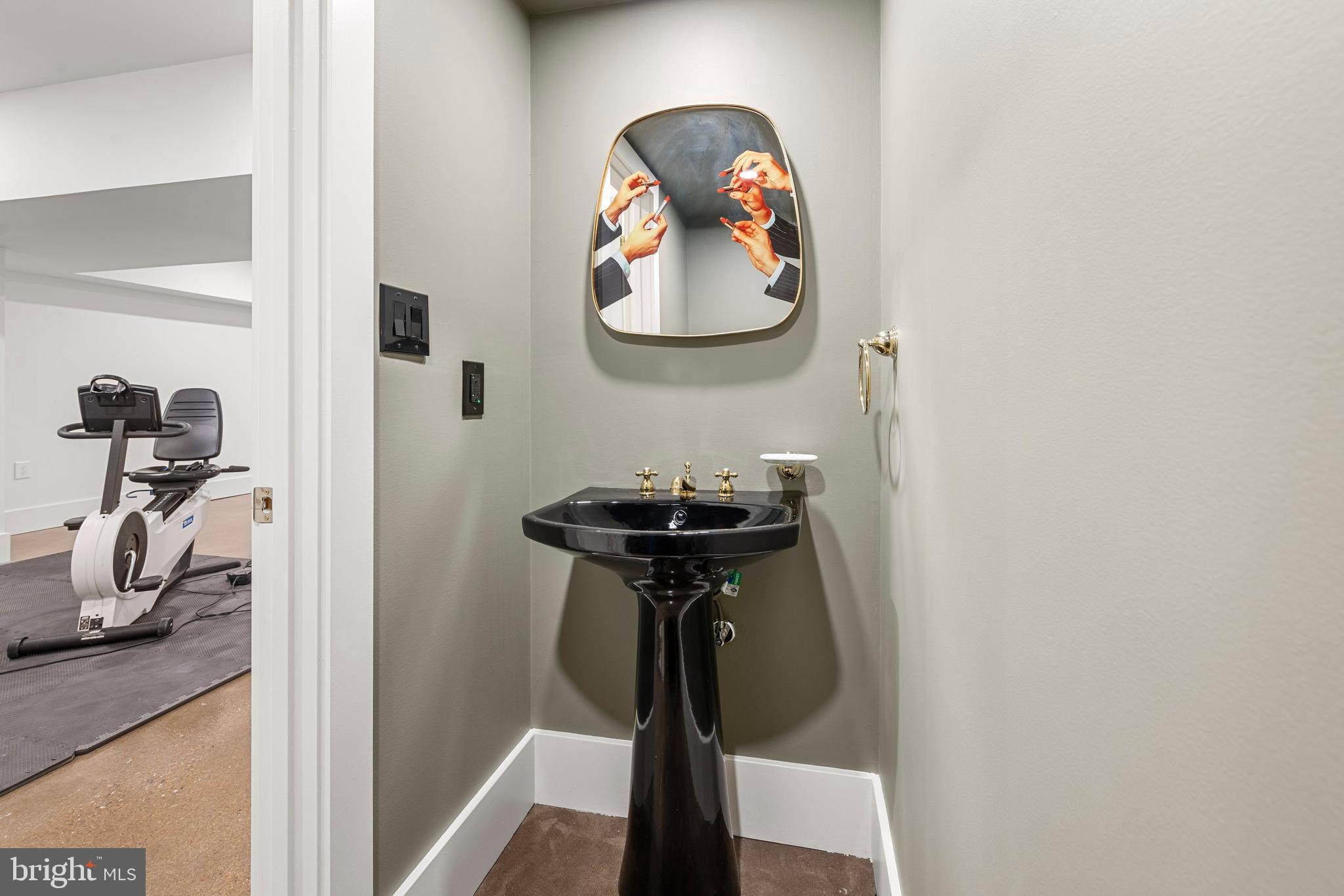 LEE'S CROSSING - Residential