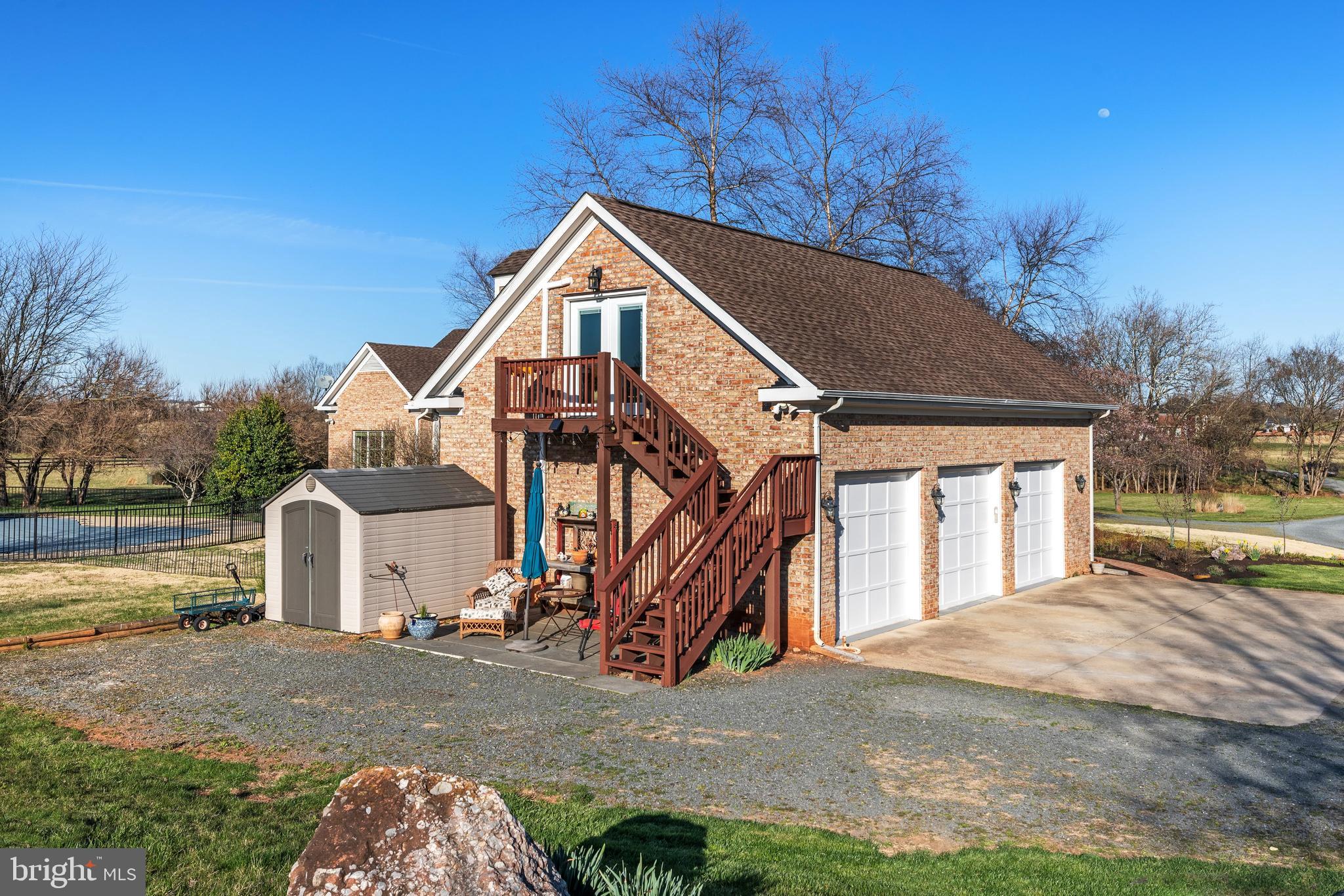 LEE'S CROSSING - Residential