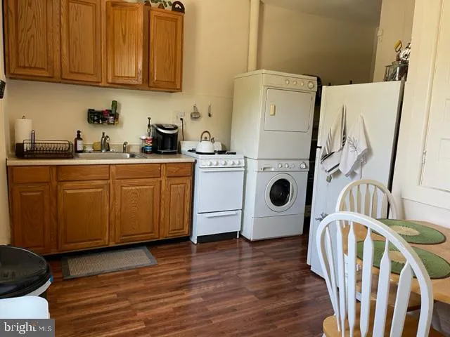 Collingswood, New Jersey 08107, United States, 1 Bedroom Bedrooms, ,1 BathroomBathrooms,Residential,Active,189576