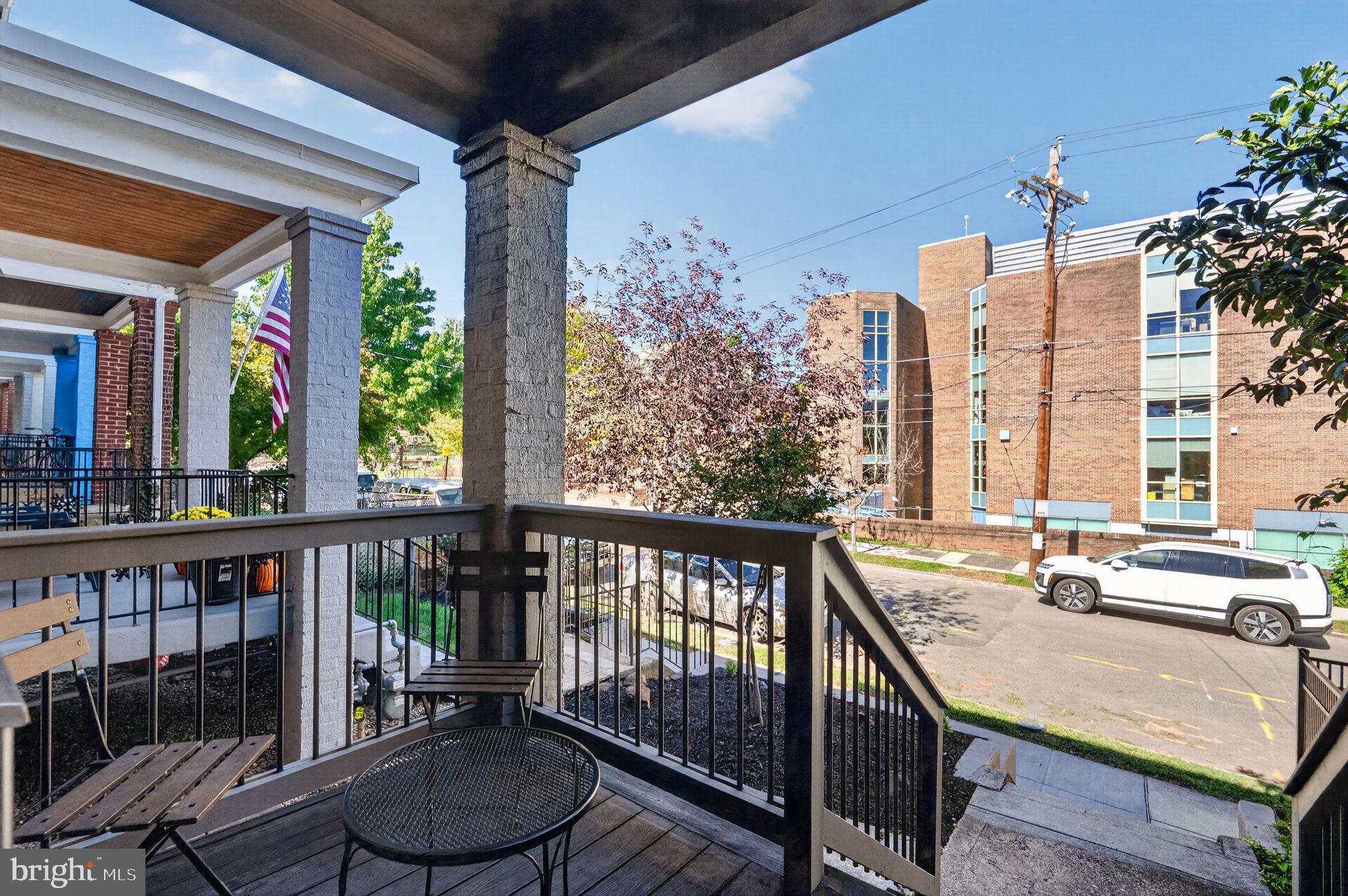 219 DOUGLAS STREET NE
