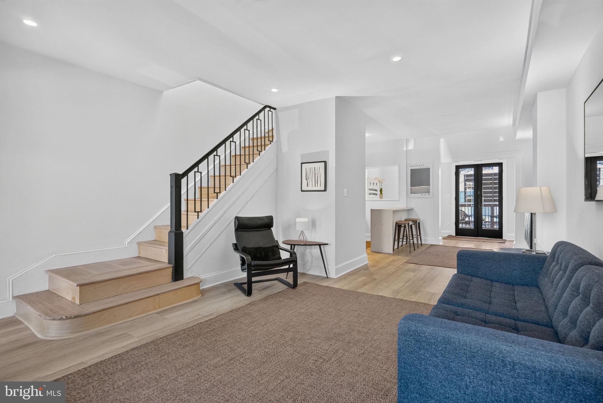 219 DOUGLAS STREET NE