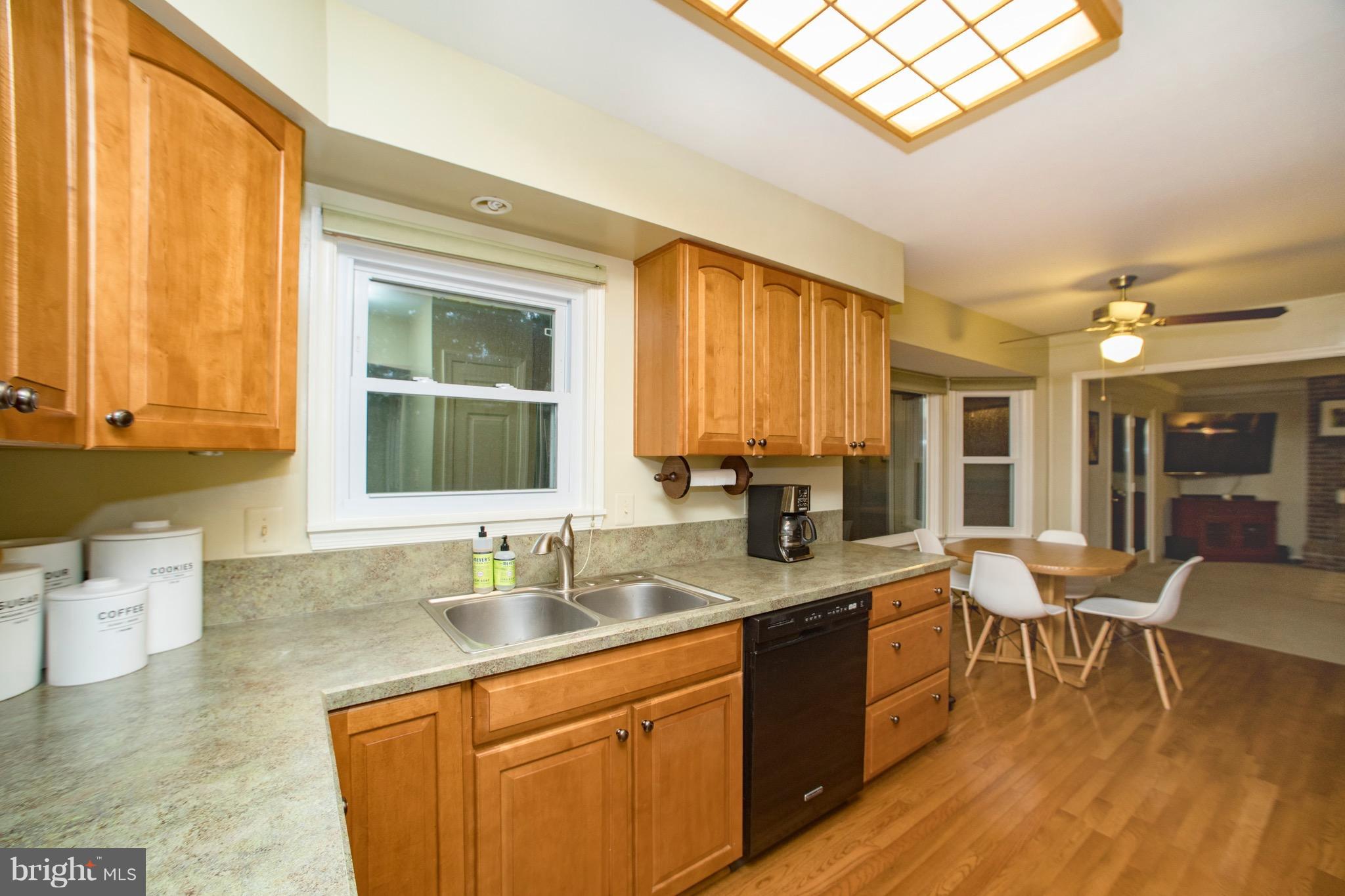 COUNTRY CLUB/LAKE MONTCLAIR - Residential