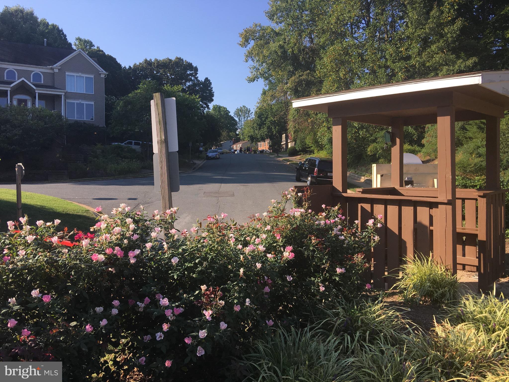 COUNTRY CLUB/LAKE MONTCLAIR - Residential