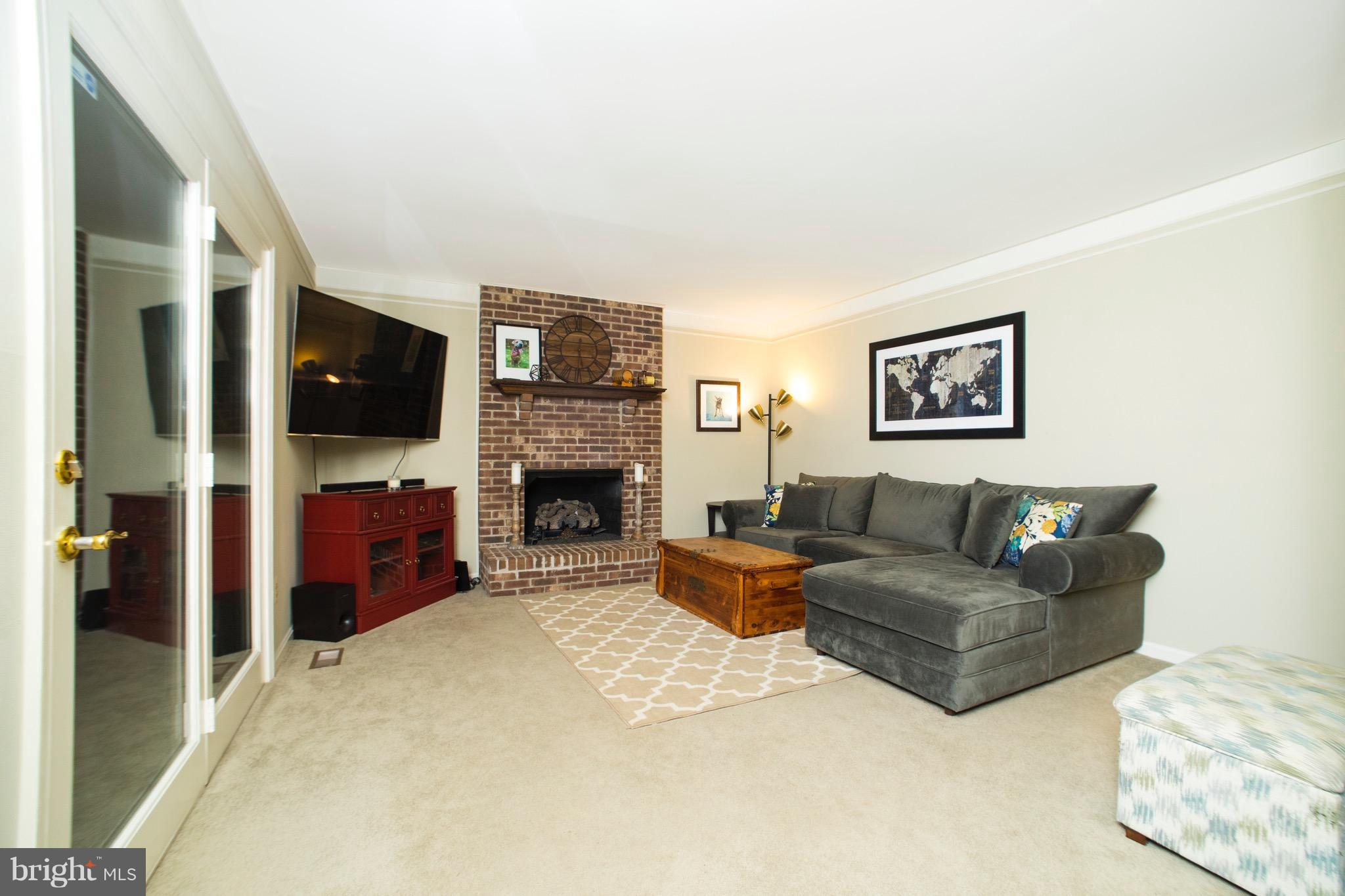 COUNTRY CLUB/LAKE MONTCLAIR - Residential