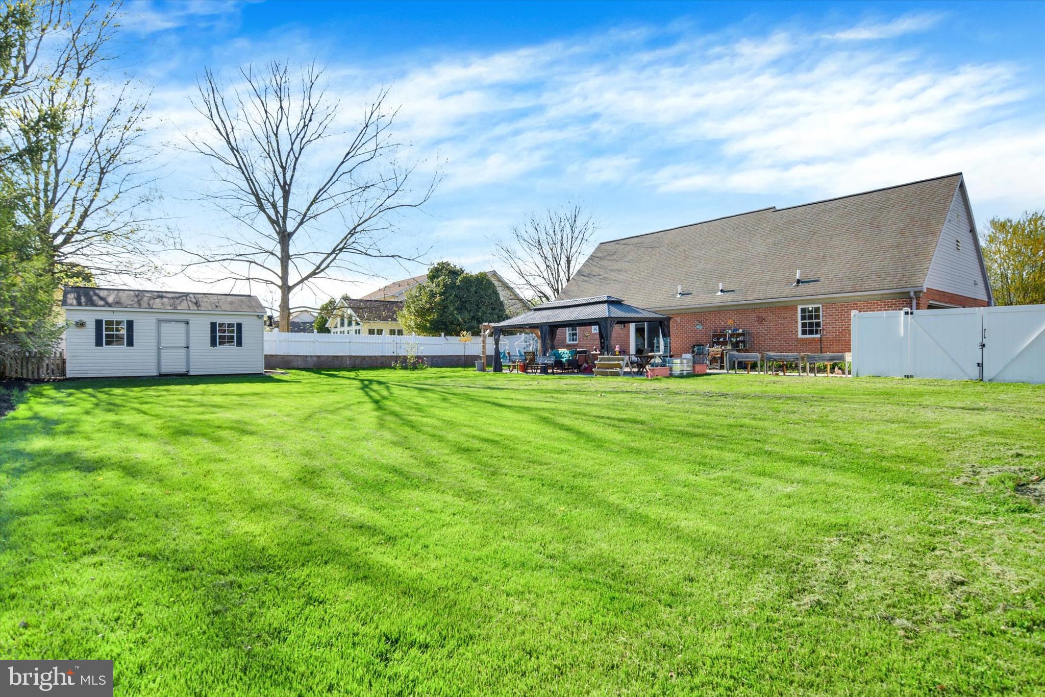 COUNTRY SQUIRE ESTATES - Residential