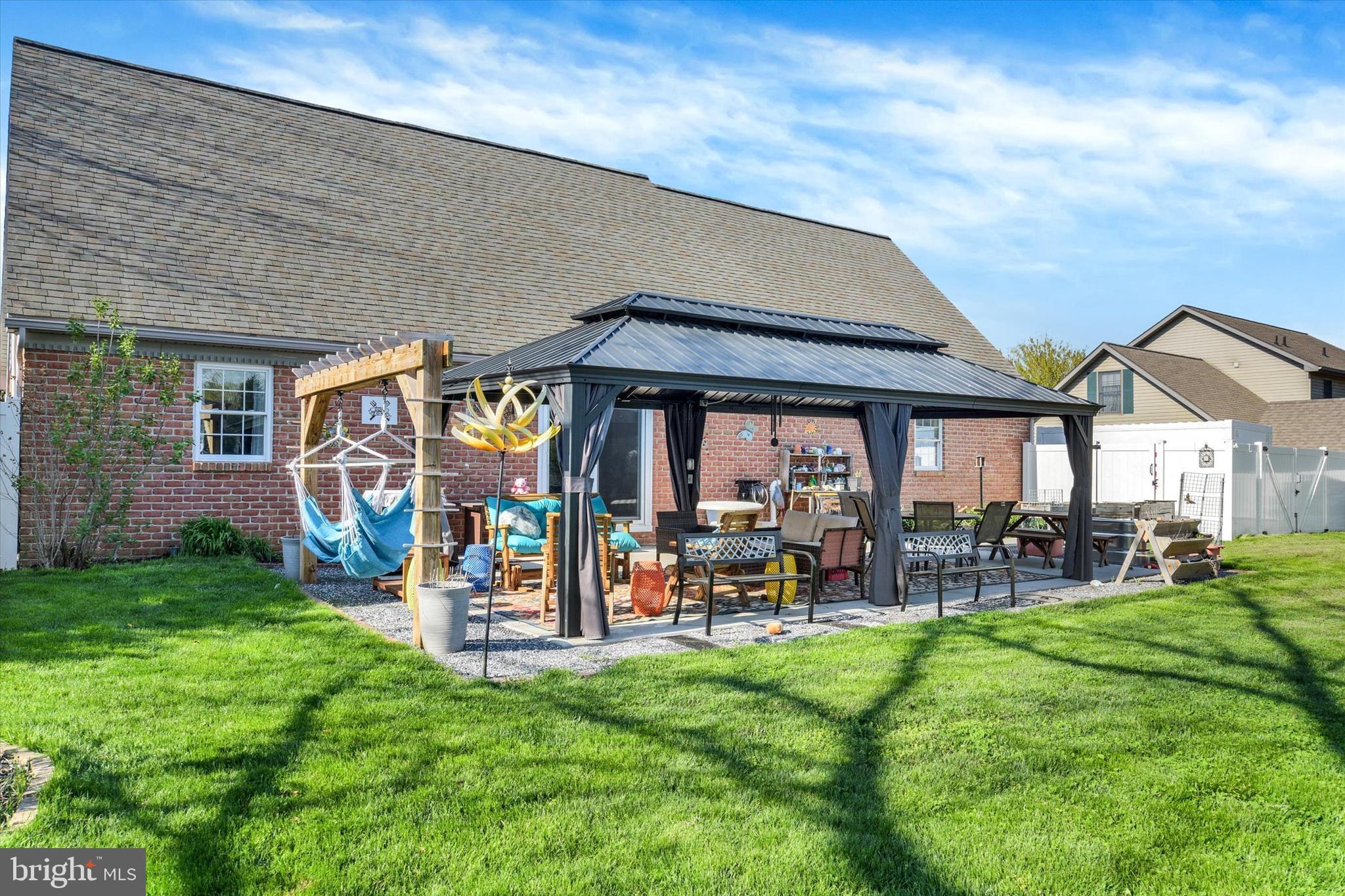 COUNTRY SQUIRE ESTATES - Residential