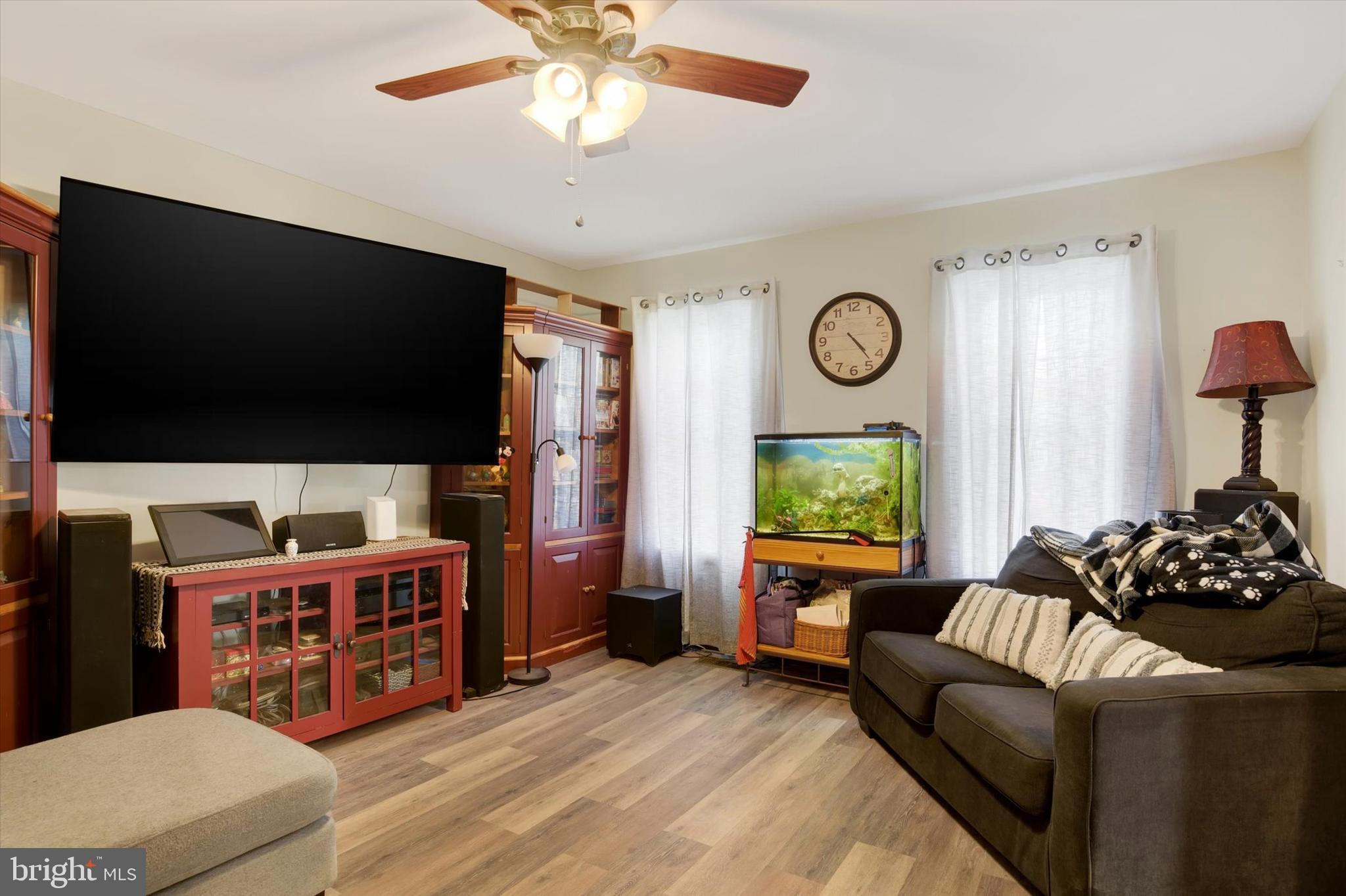 COUNTRY SQUIRE ESTATES - Residential